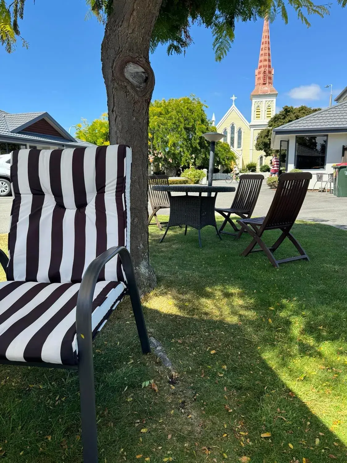 Inner courtyard view in Centre Court Motel Inner courtyard view in Centre Court Motel