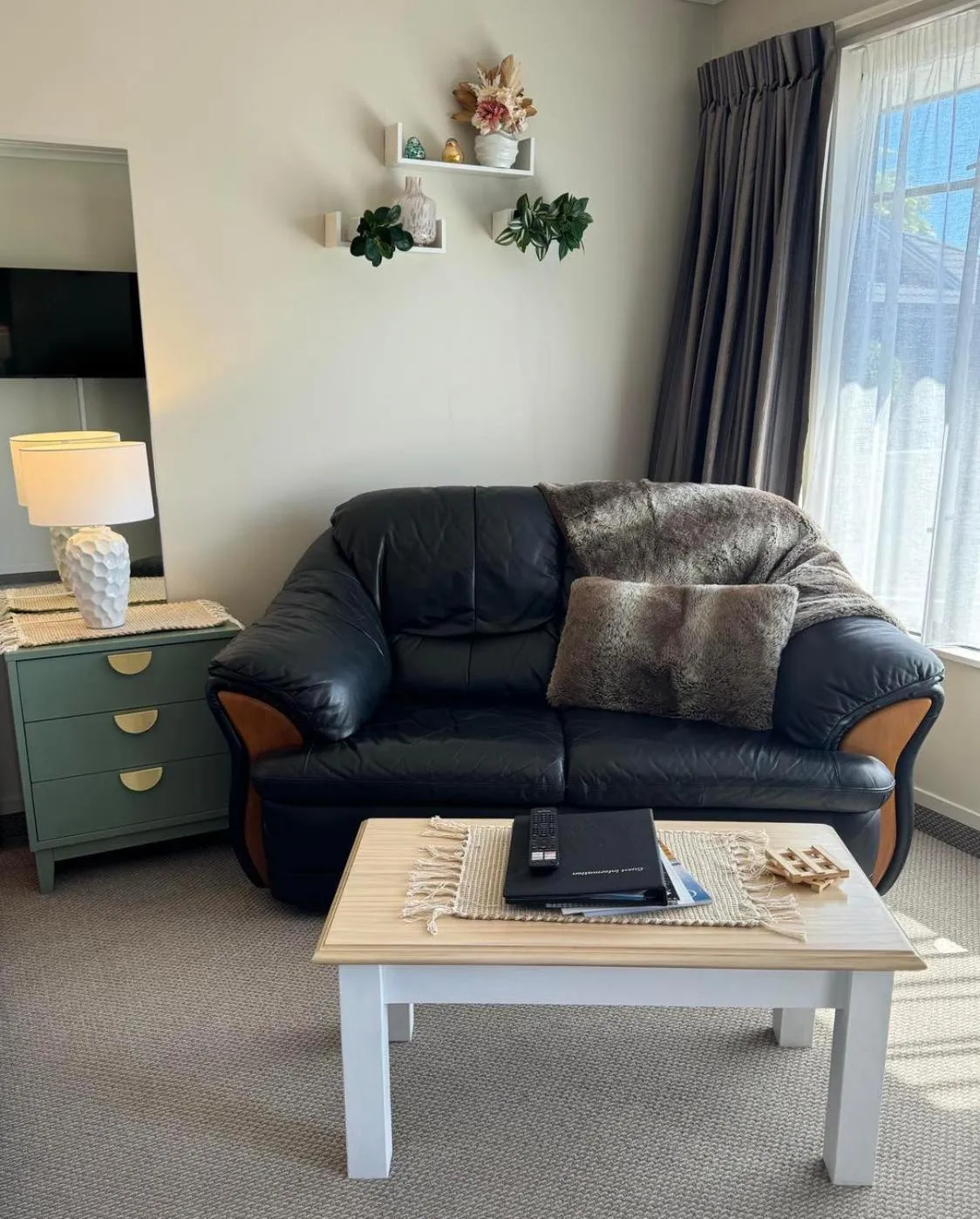 Living room in Centre Court Motel