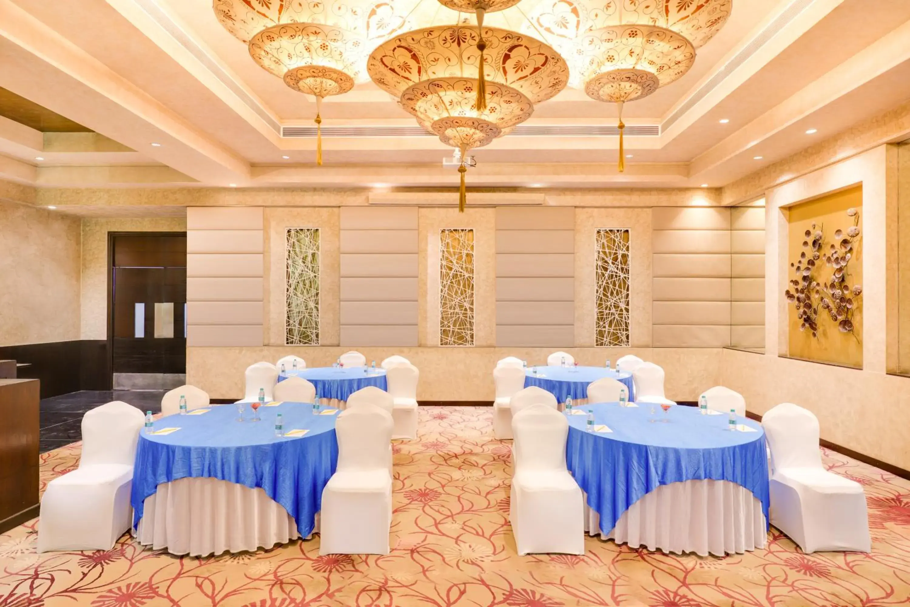 Banquet/Function facilities, Banquet Facilities in Lemon Tree Premier 2, Gurugram