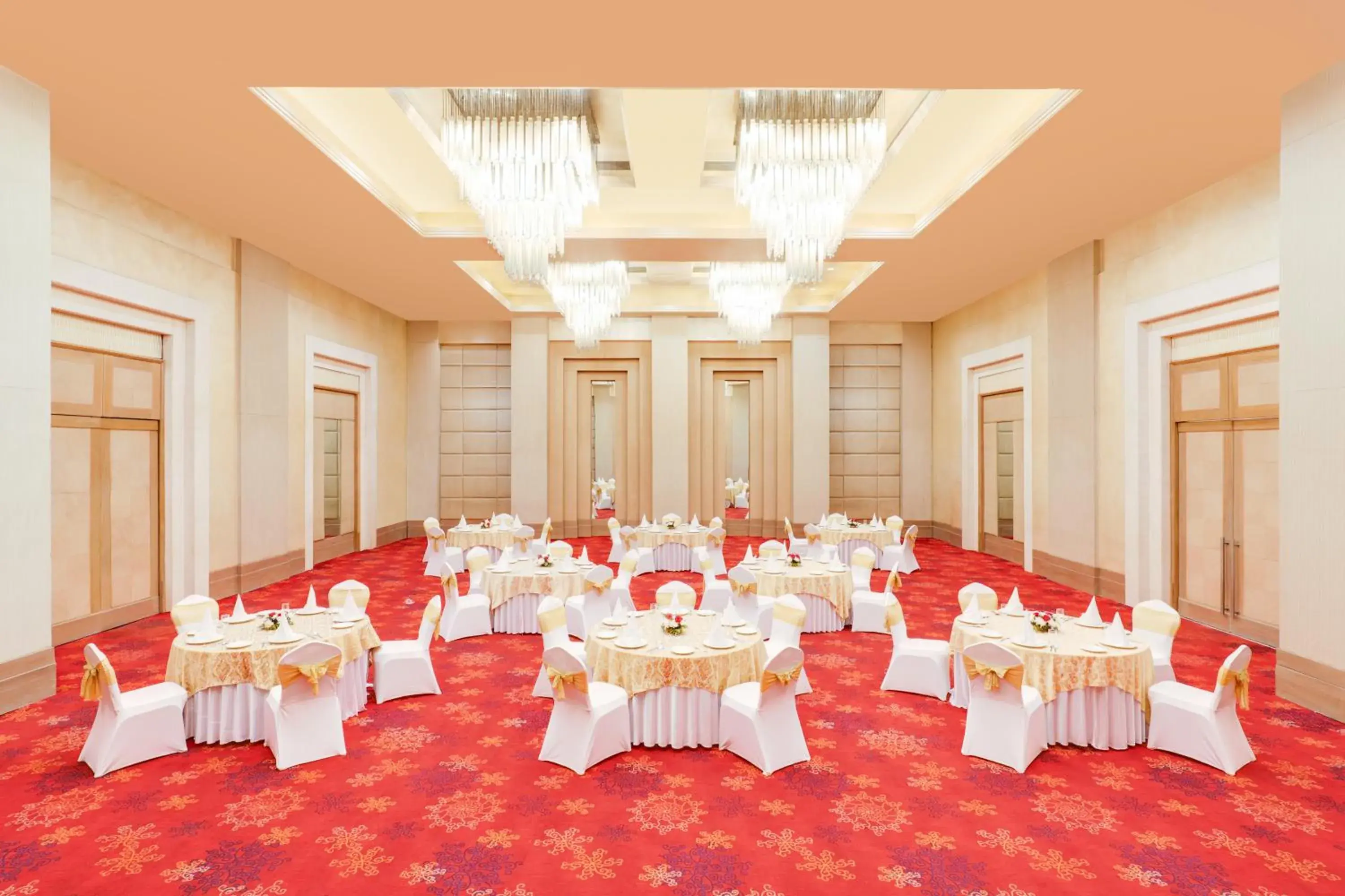 Banquet/Function facilities, Banquet Facilities in Lemon Tree Premier 2, Gurugram