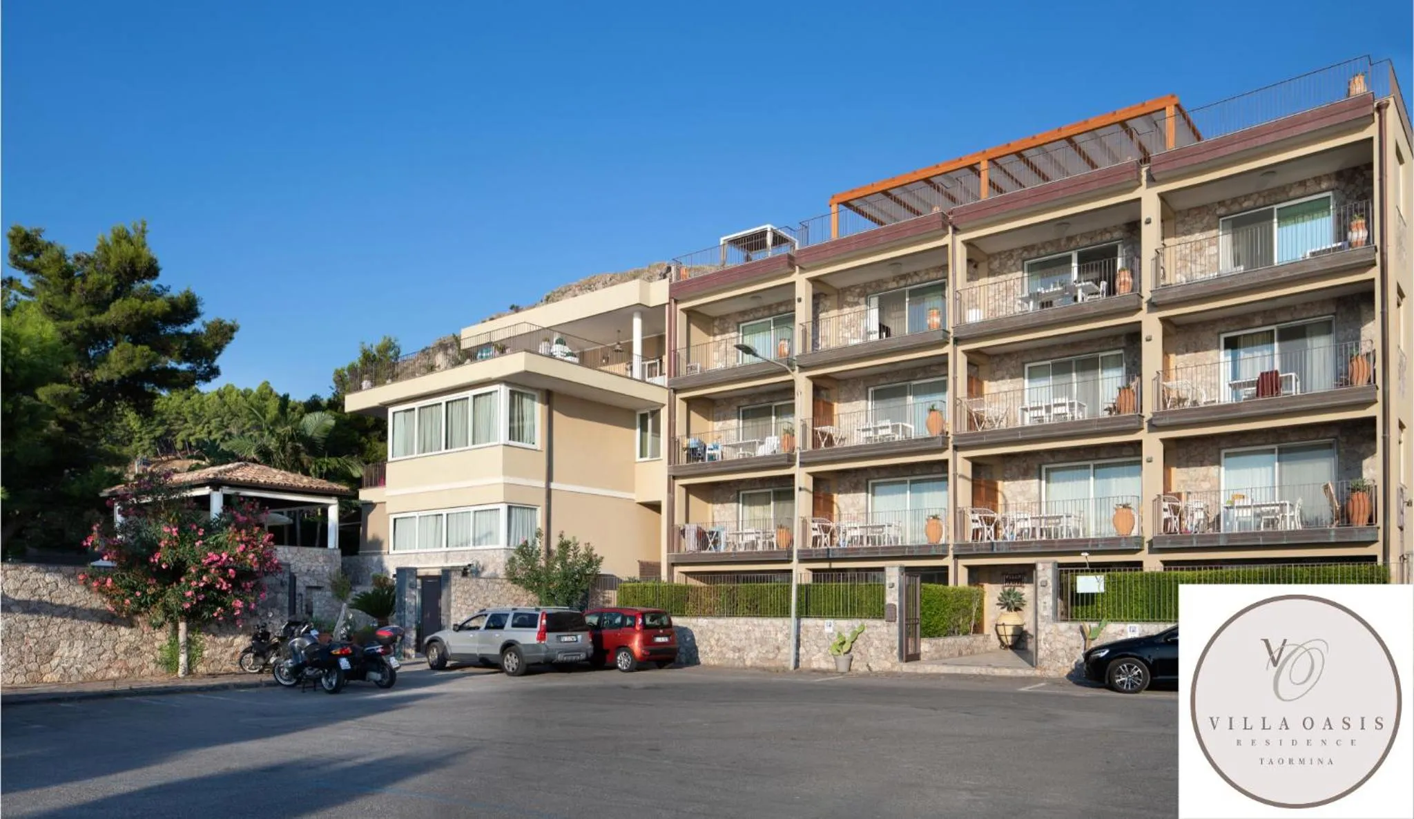 Property building in Taormina Villa Oasis Residence