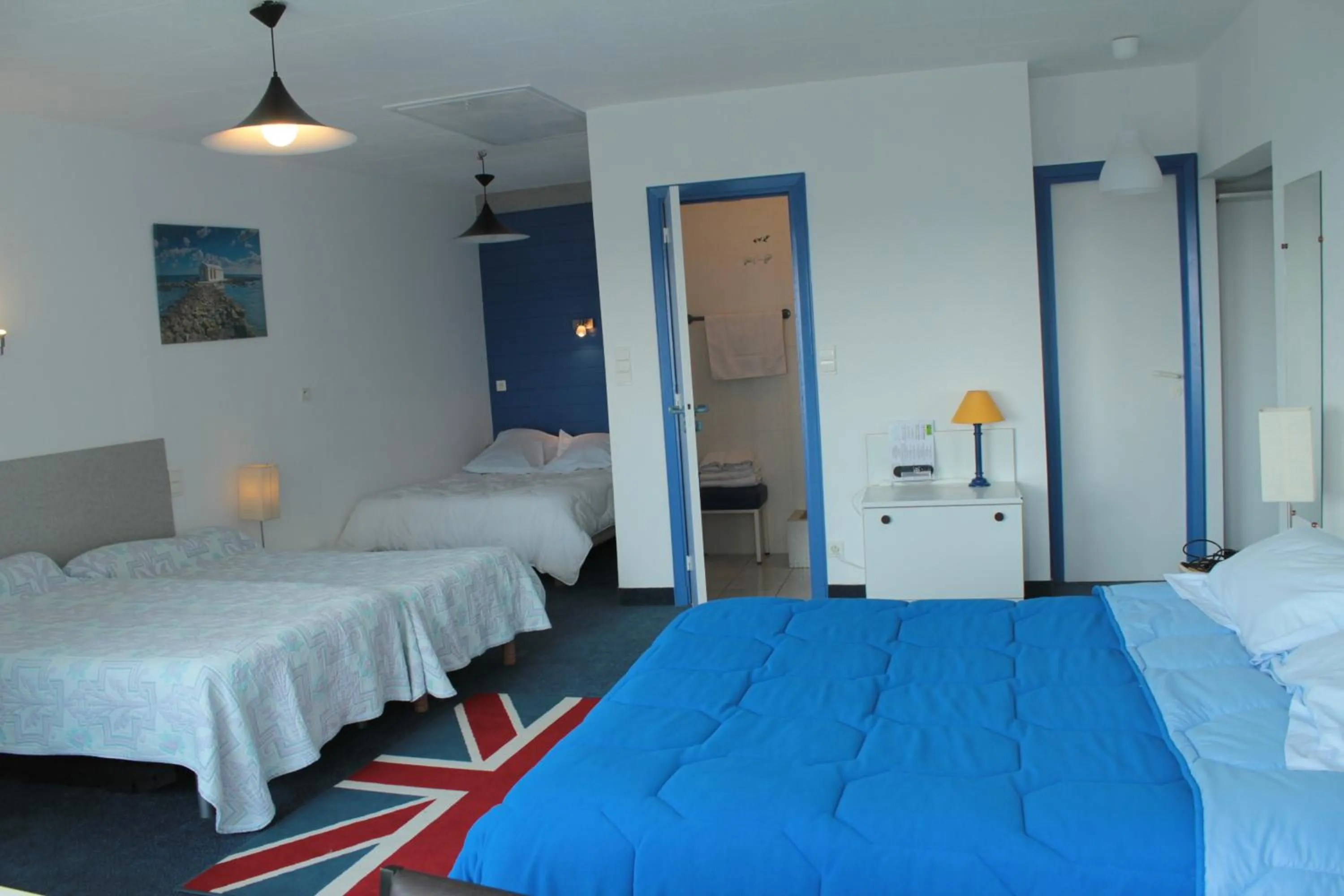 Bedroom, Bed in Le France