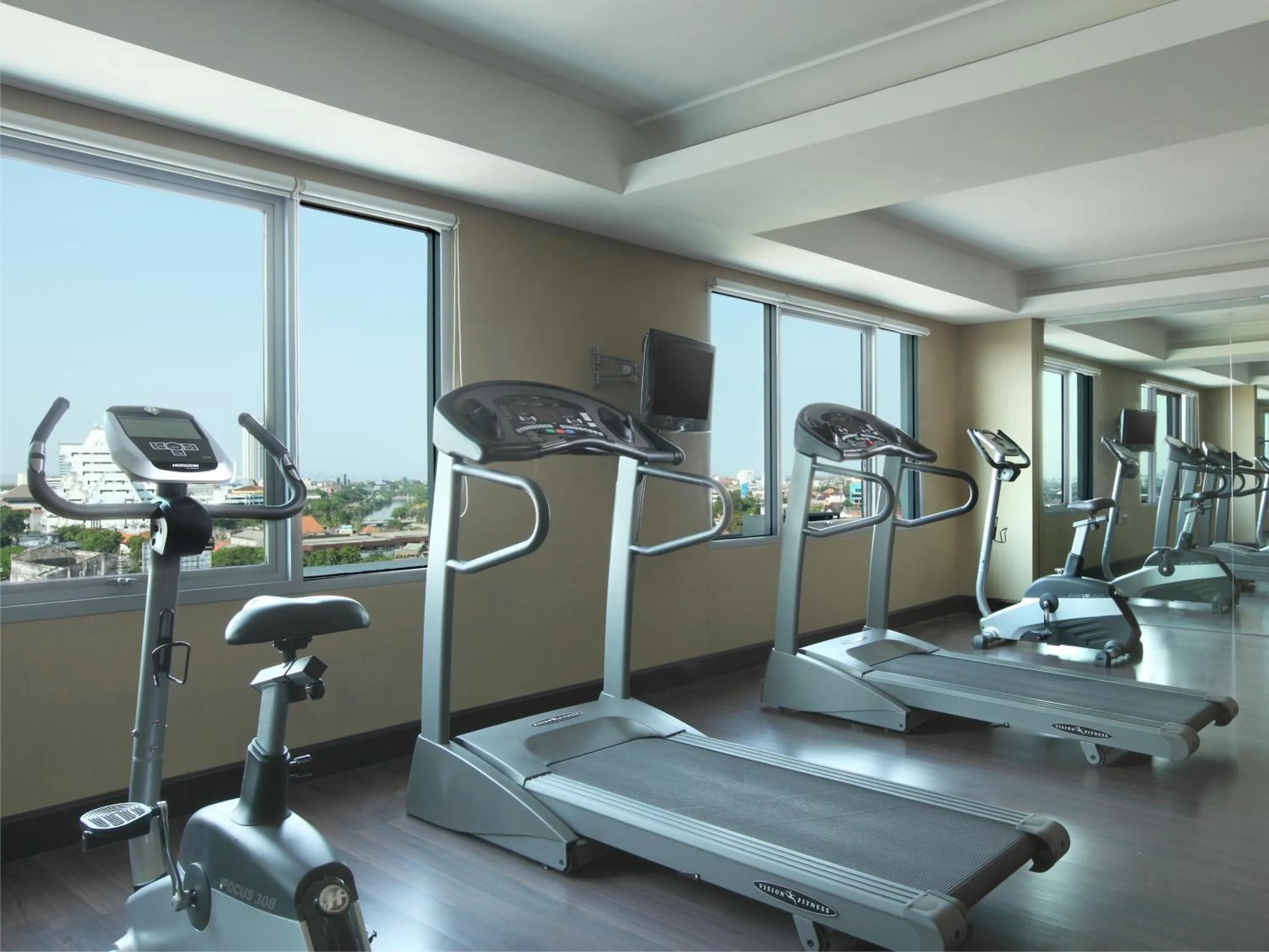 Fitness centre/facilities in Hotel Santika Pandegiling - Surabaya