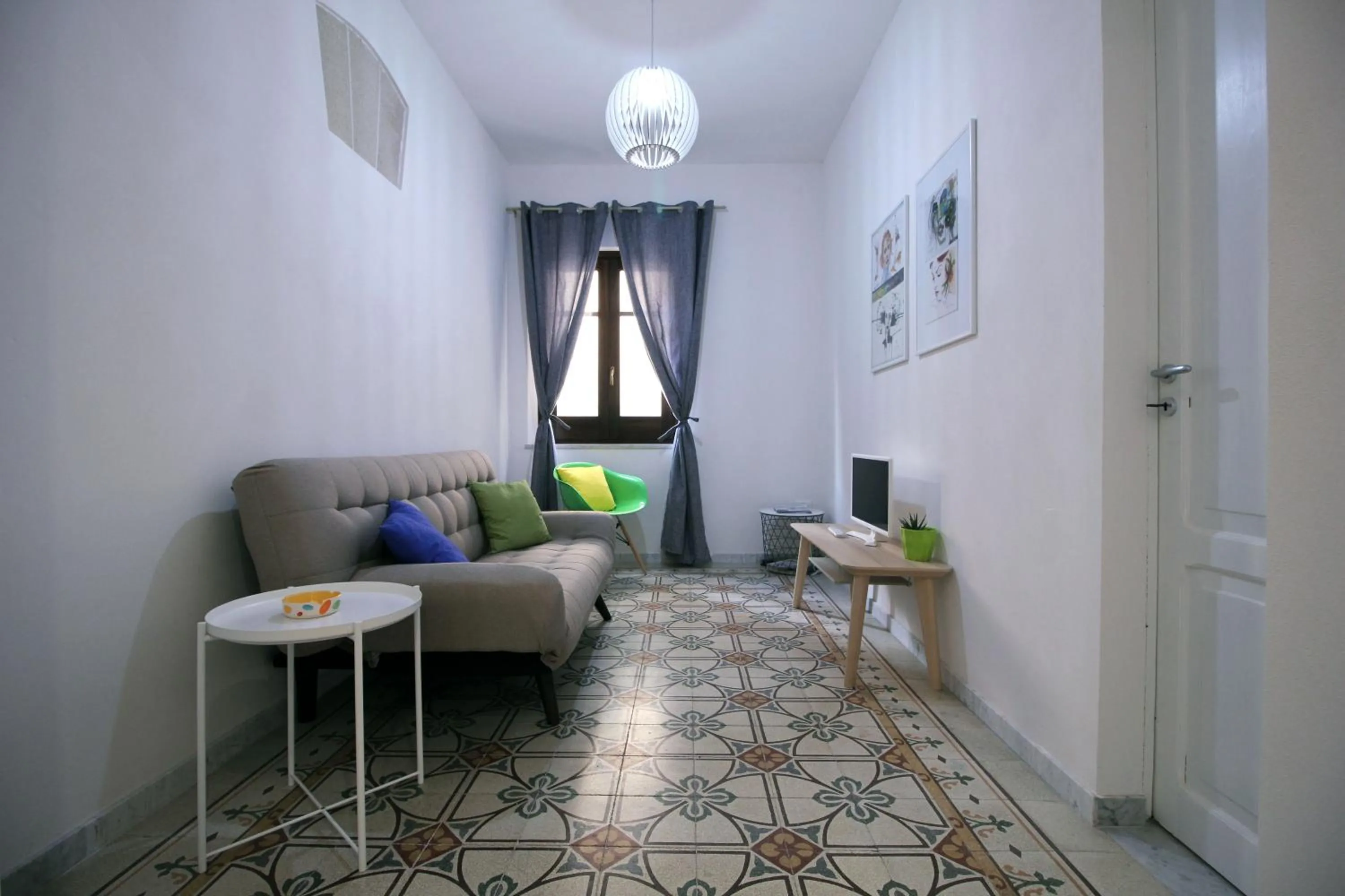 De Nobili's Apartments