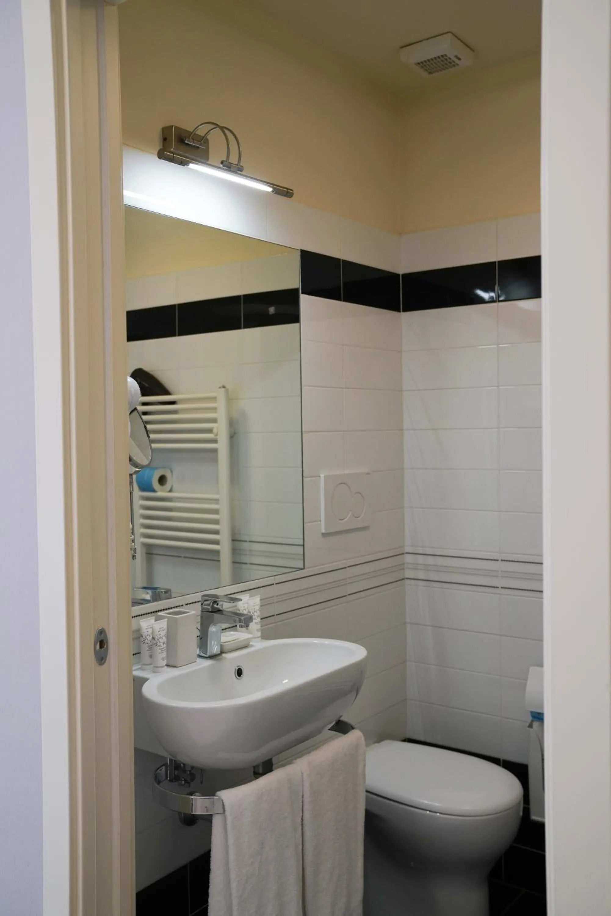 Bathroom in Affittacamere ALBA