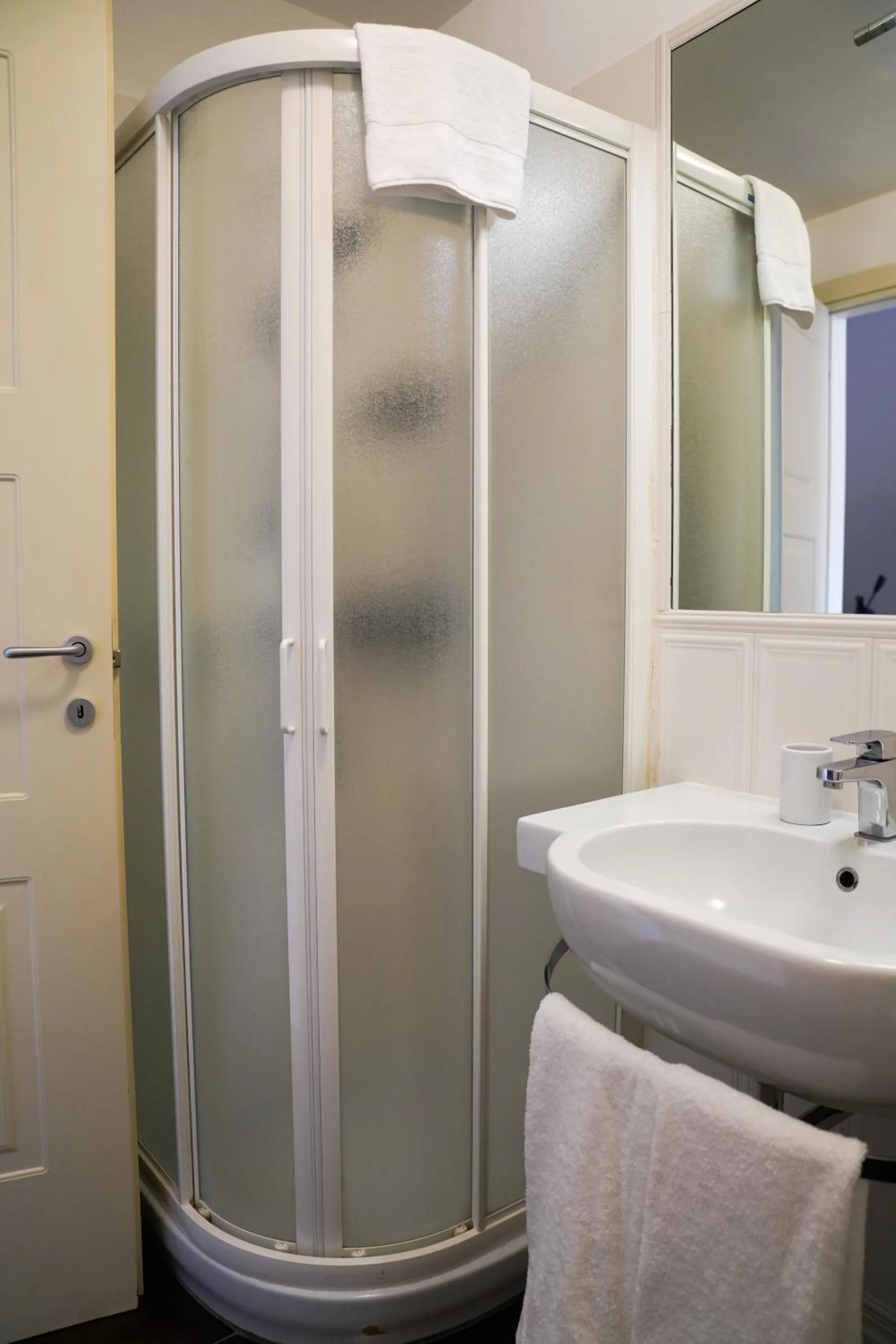 Bathroom in Affittacamere ALBA