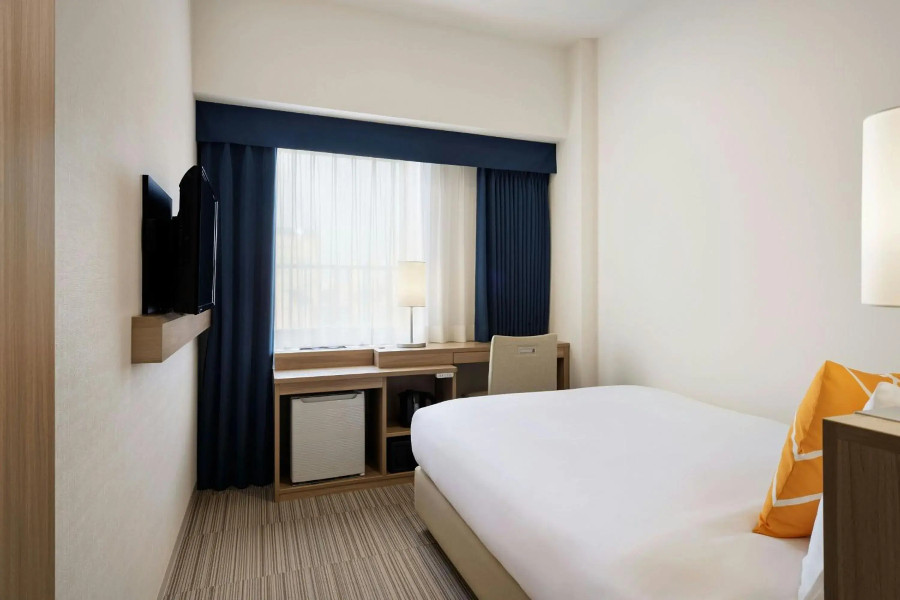 Photo of the whole room, Bed in Four Points Flex by Sheraton Kobe Sannomiya Photo of the whole room, Bed in Four Points Flex by Sheraton Kobe Sannomiya