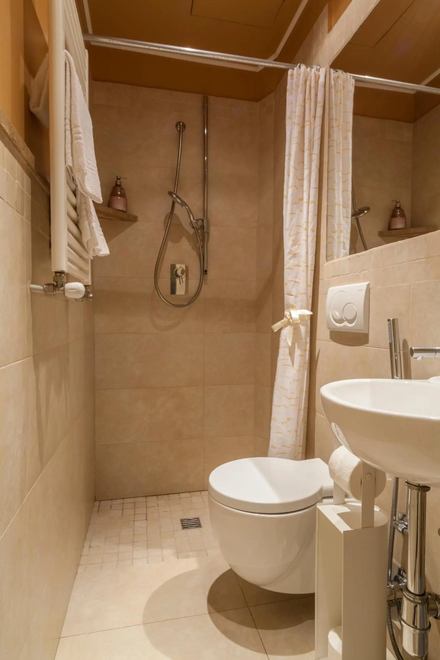 Bathroom in Soggiorno Pezzati