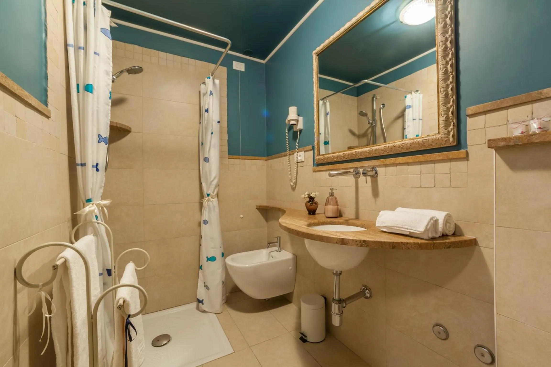 Shower in Soggiorno Pezzati