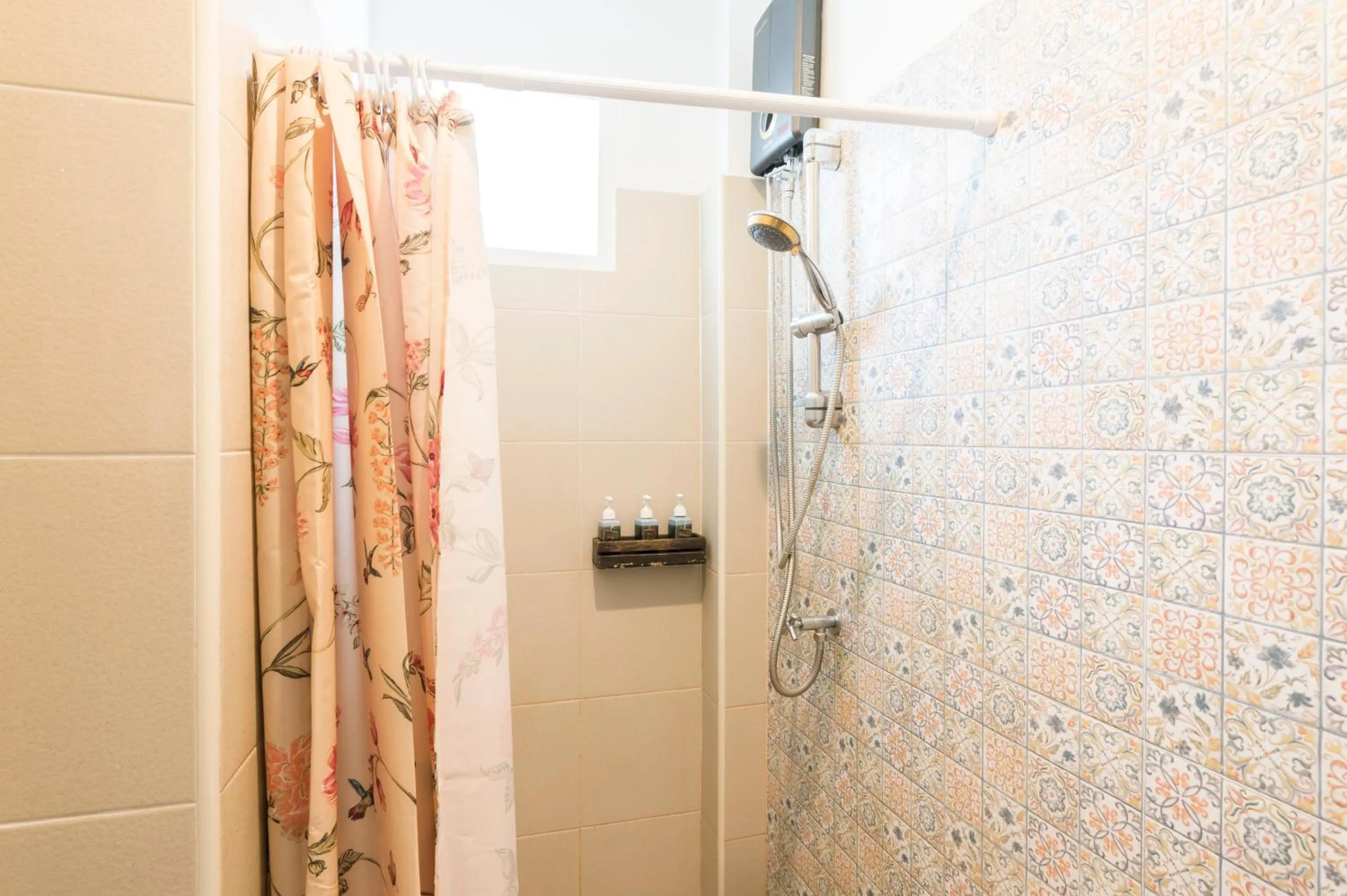 Shower in The Unforgotten B&B