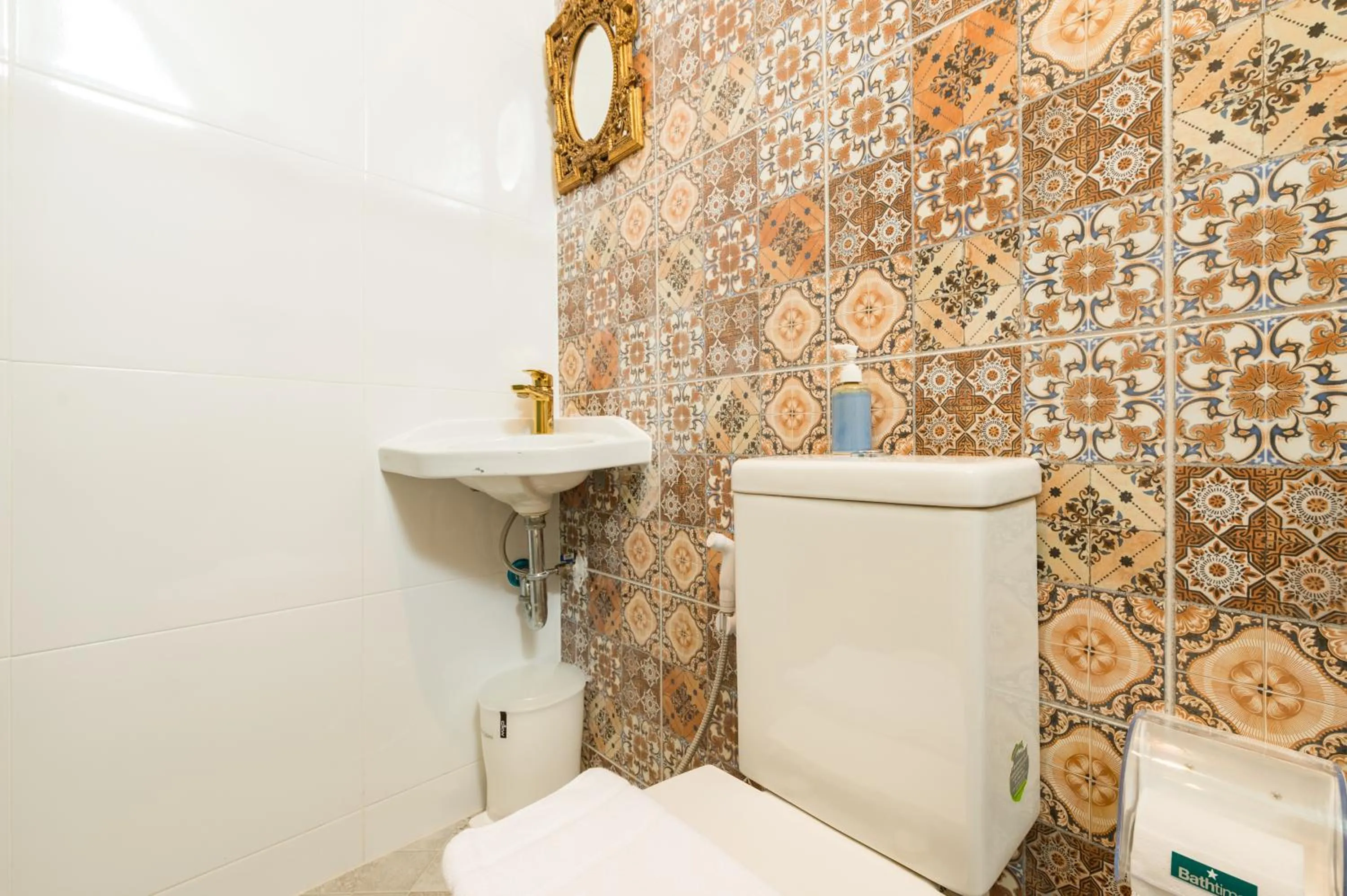 Toilet in The Unforgotten B&B