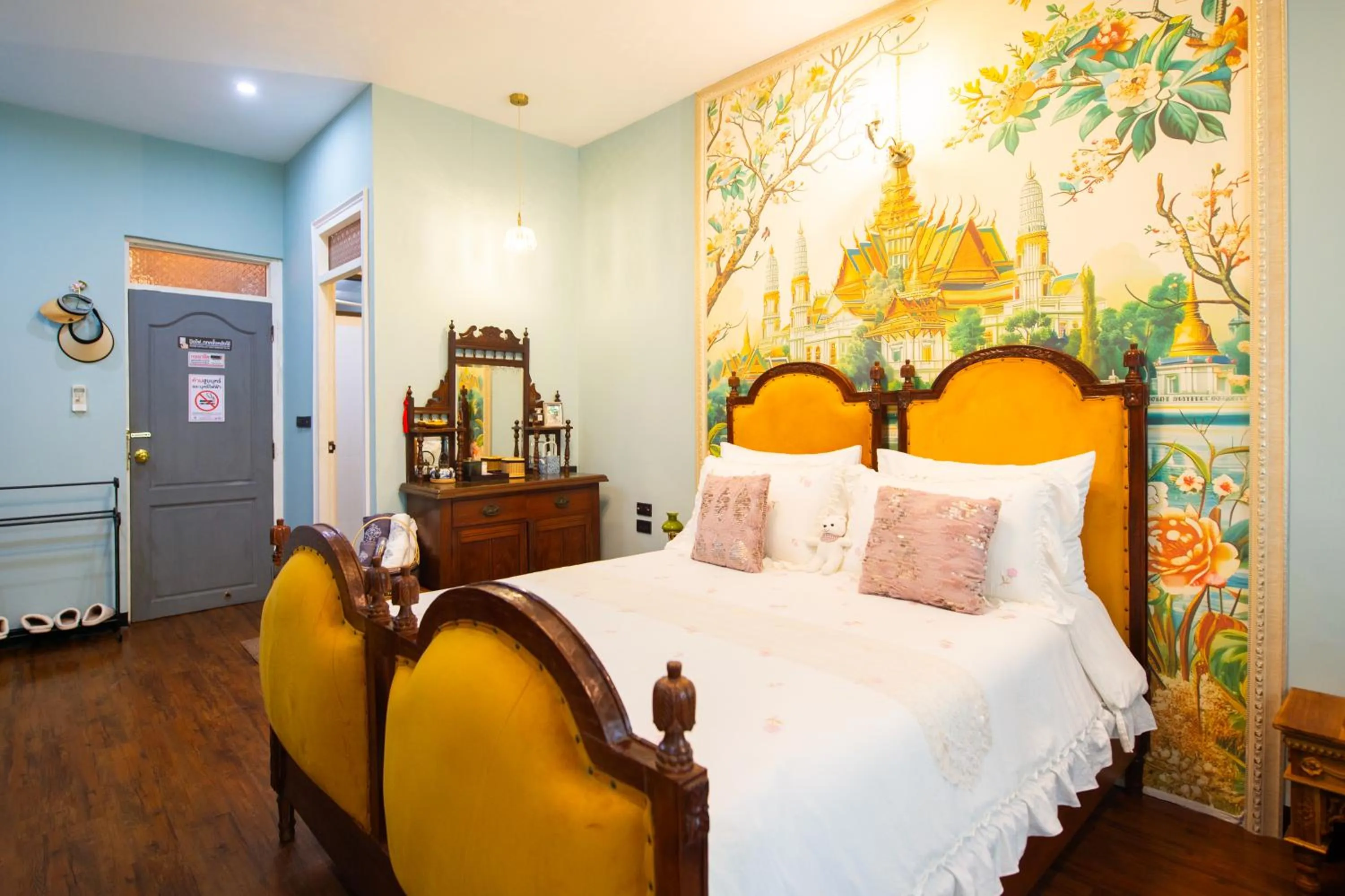 Bedroom, Bed in The Unforgotten B&B