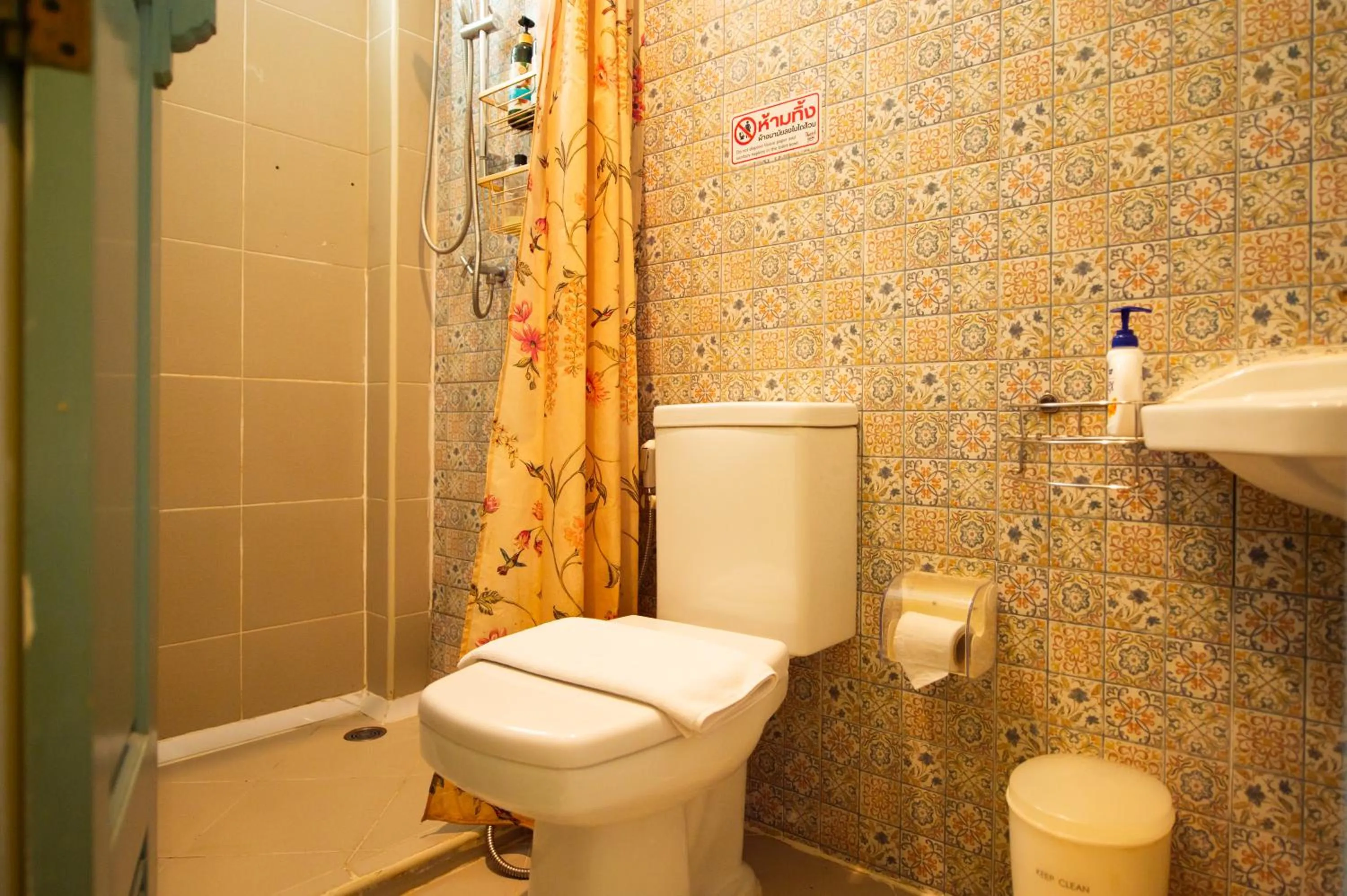 Toilet in The Unforgotten B&B