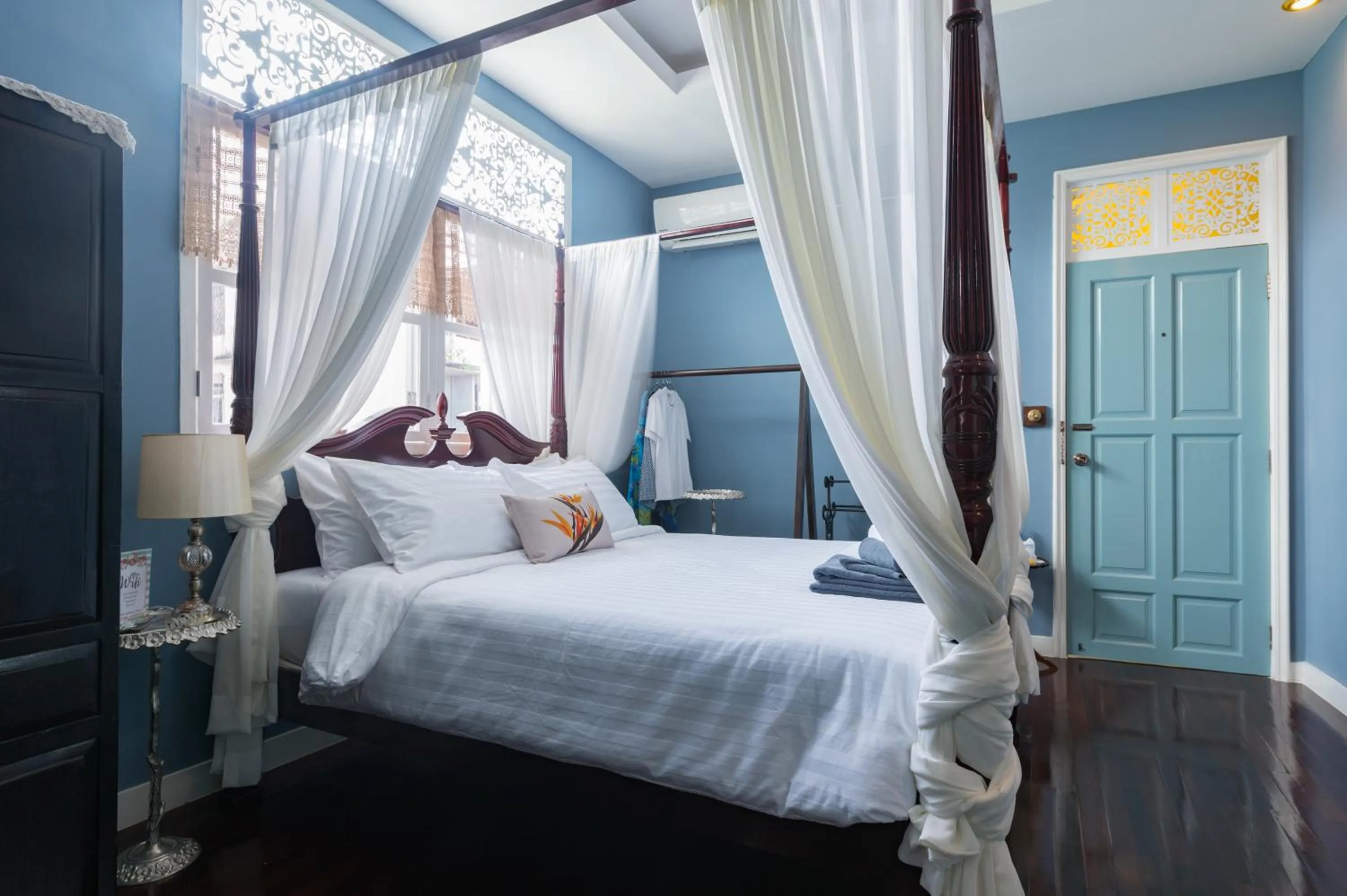 Photo of the whole room, Bed in The Unforgotten B&B