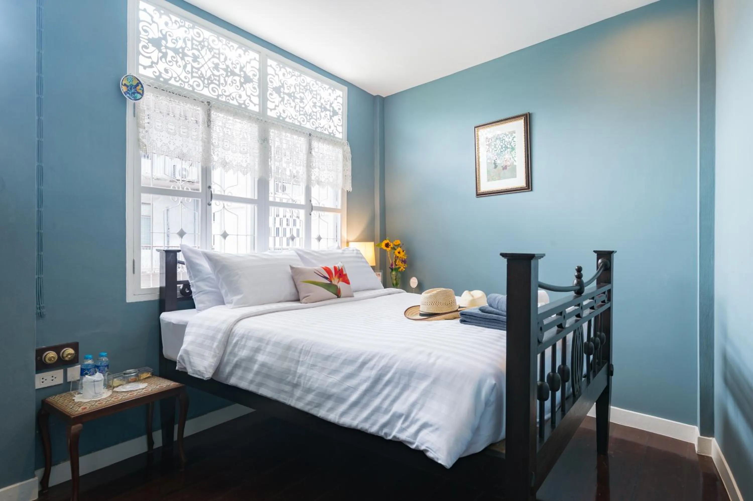 Photo of the whole room, Bed in The Unforgotten B&B