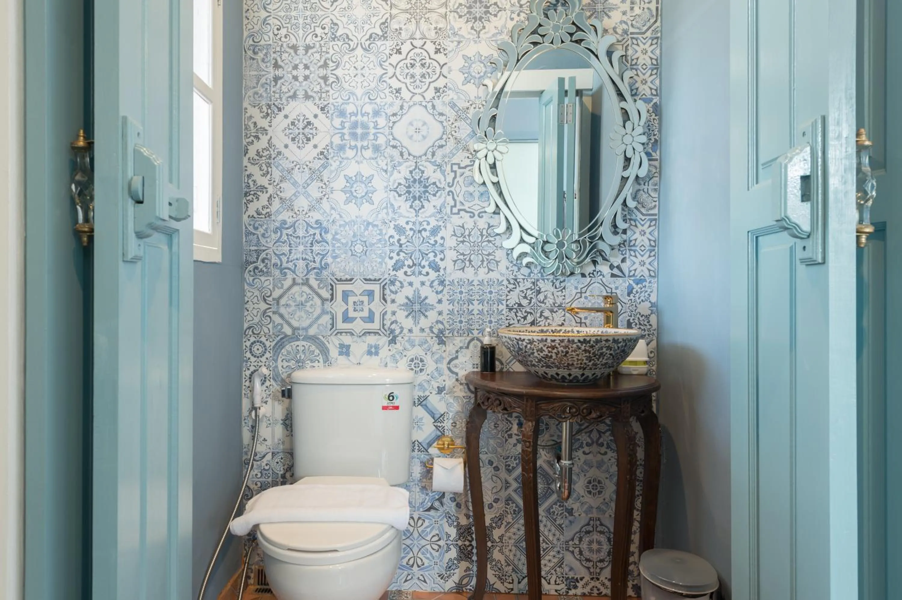 Toilet in The Unforgotten B&B