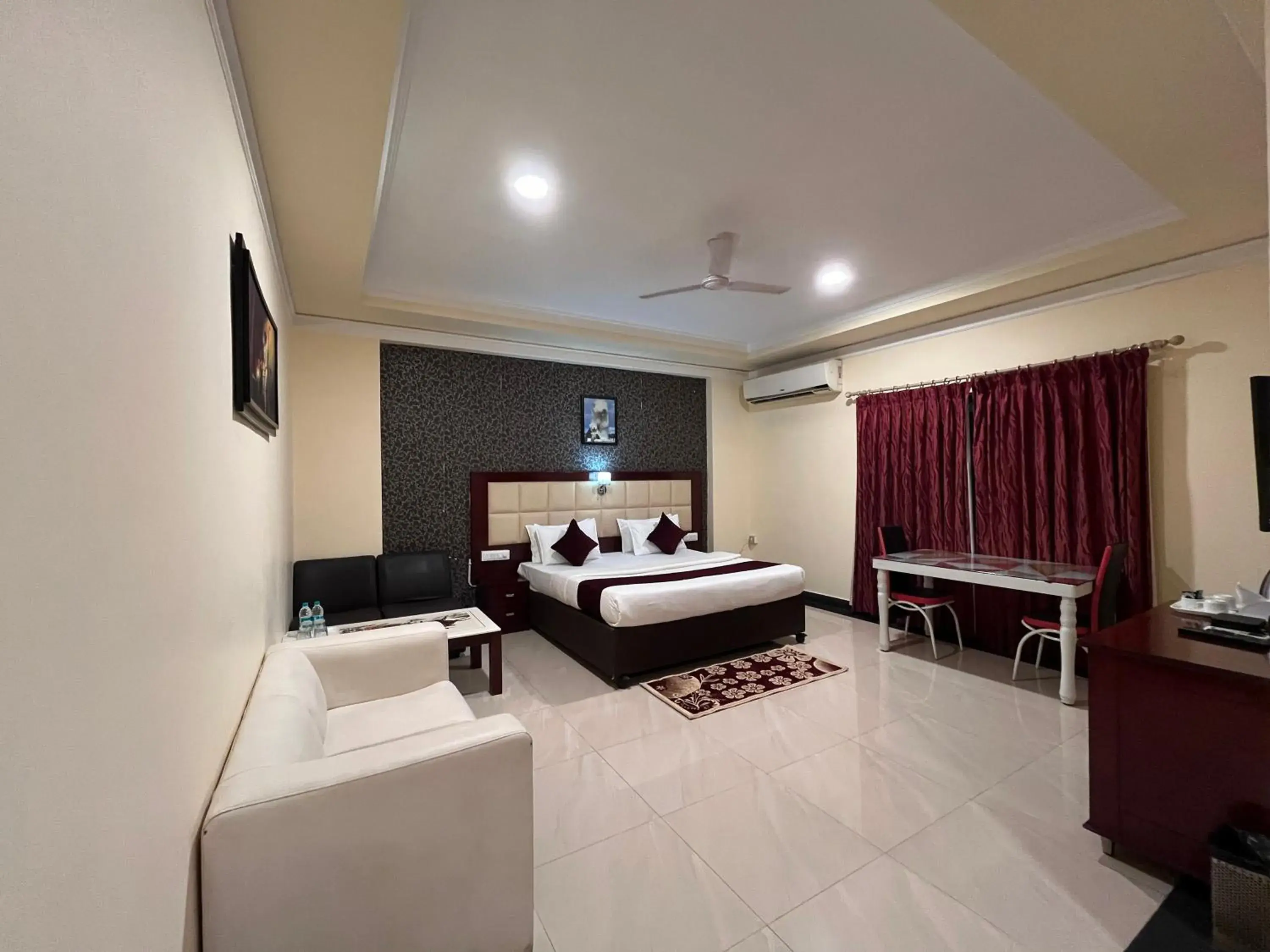 Bed in Ananya Comfortss Bed in Ananya Comfortss