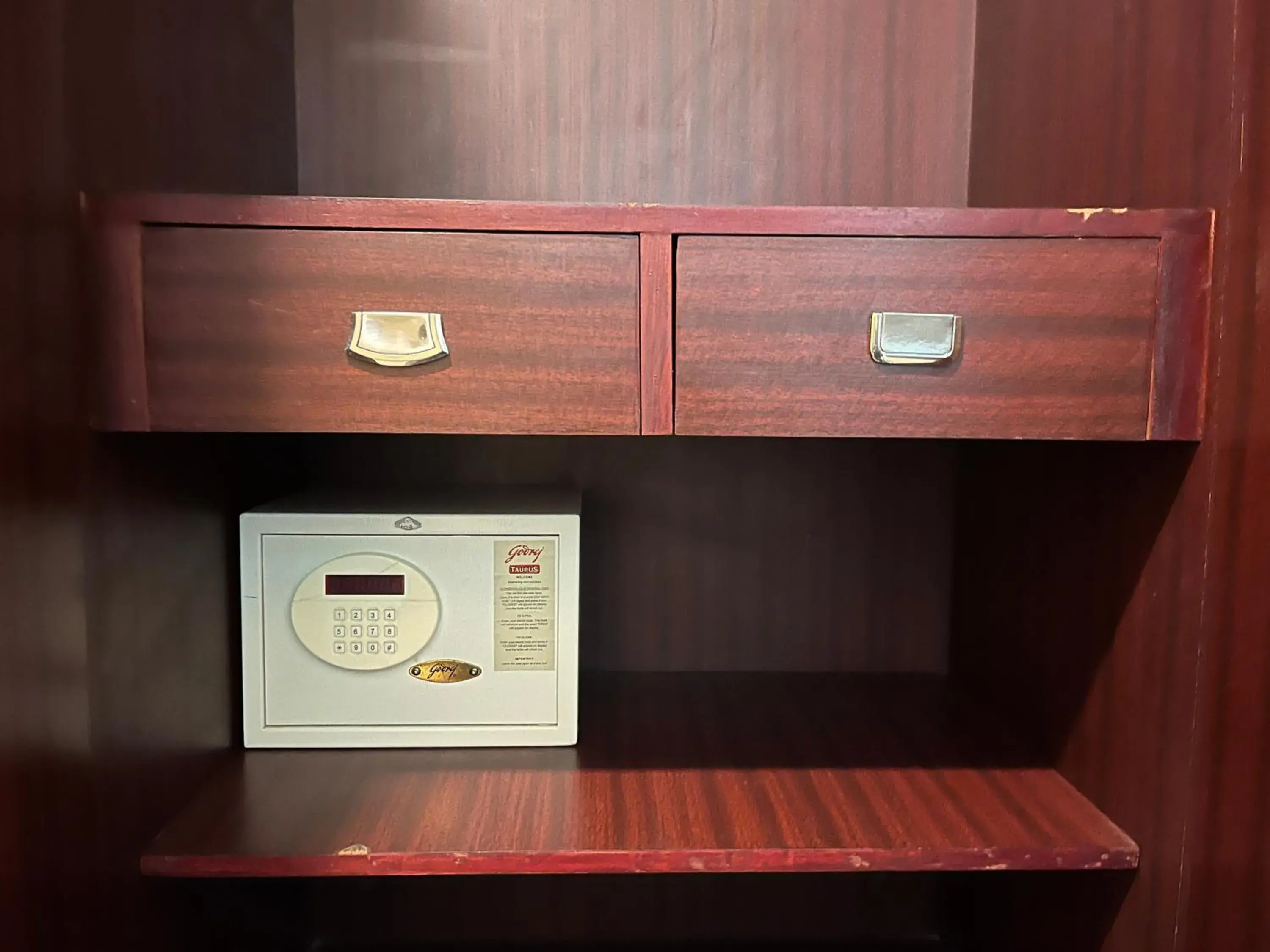 safe in Ananya Comfortss safe in Ananya Comfortss