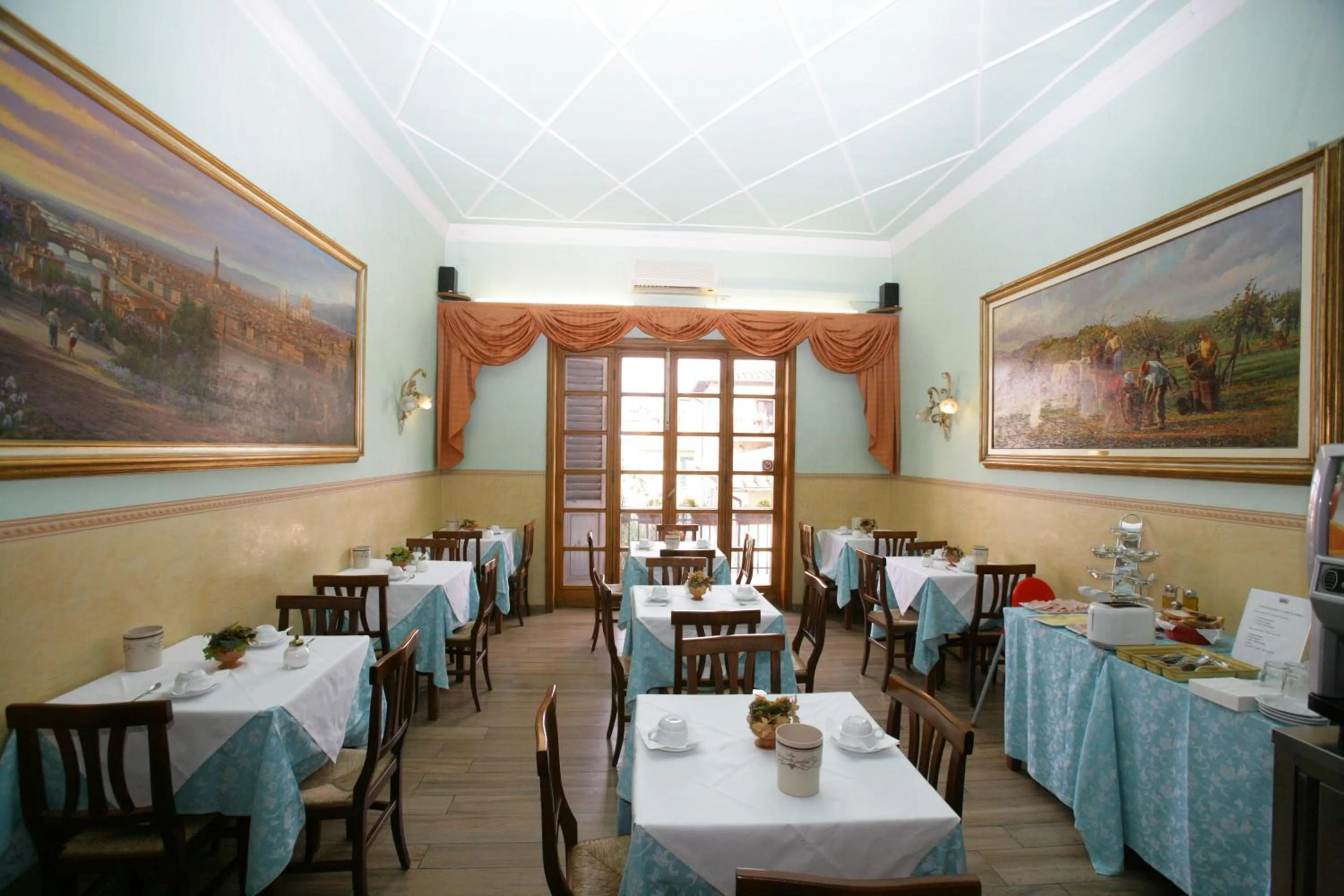 Restaurant/places to eat in Hotel Desirèe
