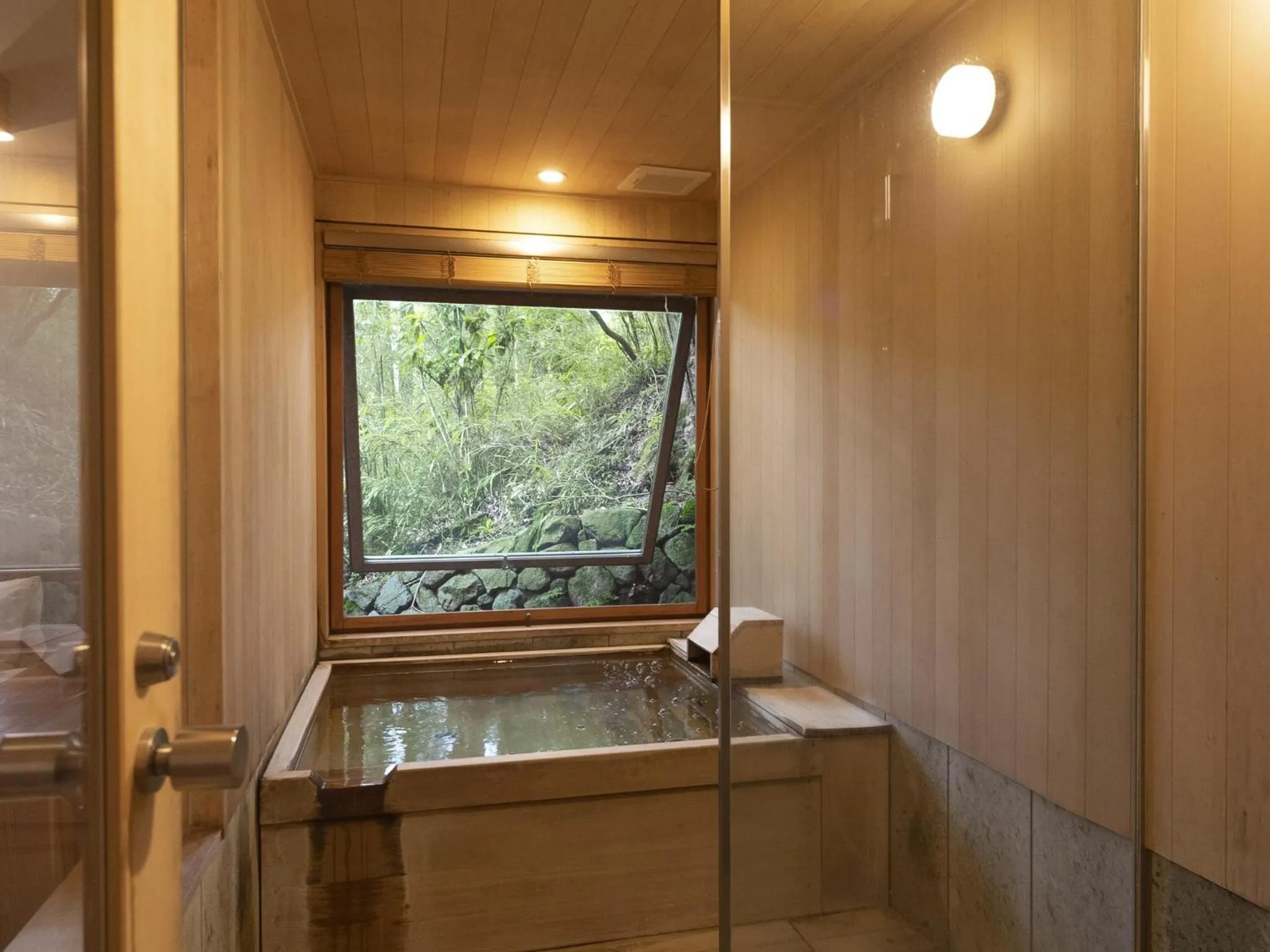 Hot Spring Bath in Hakone Retreat villa 1f