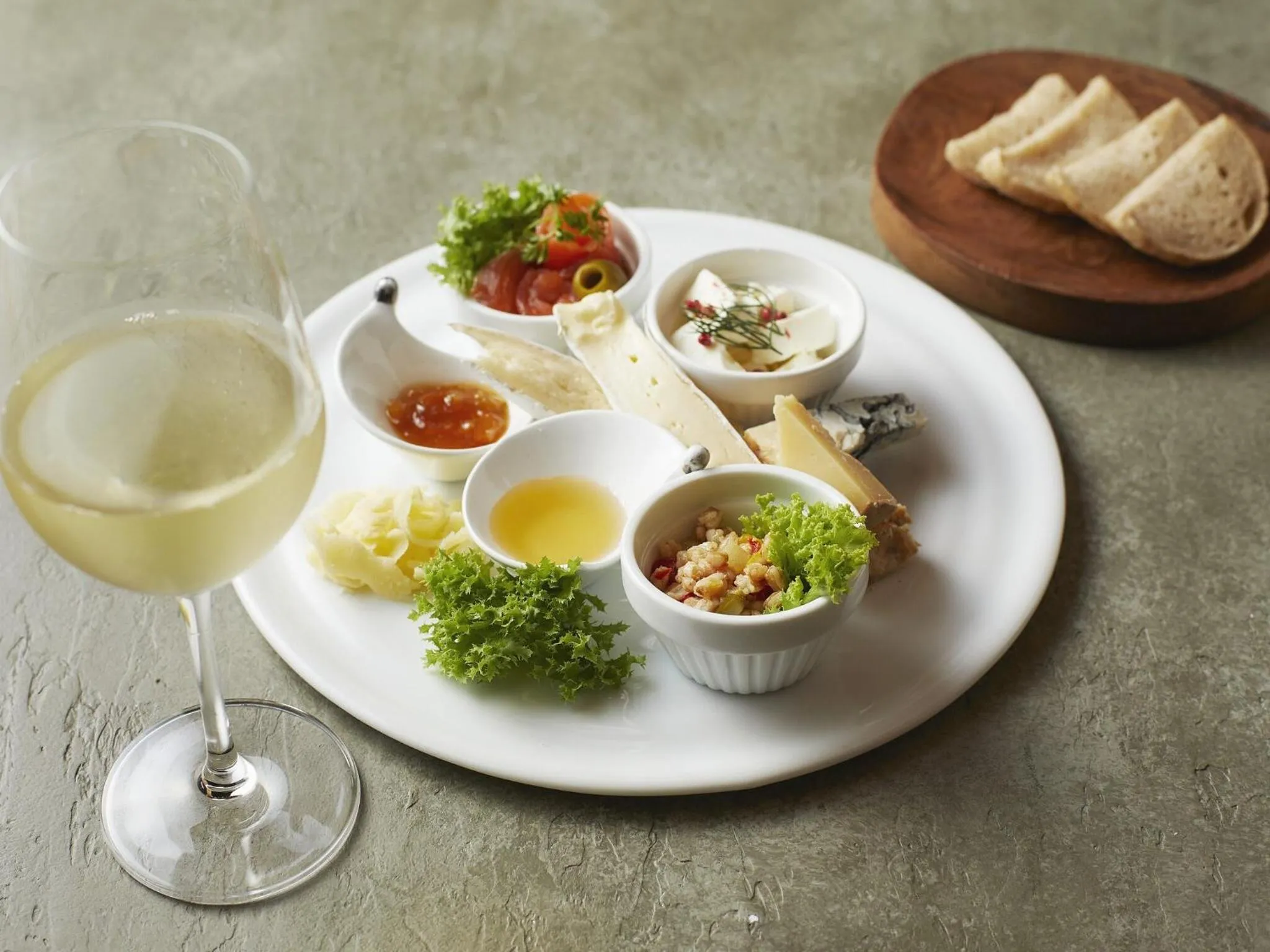 room service in Hakone Retreat villa 1f