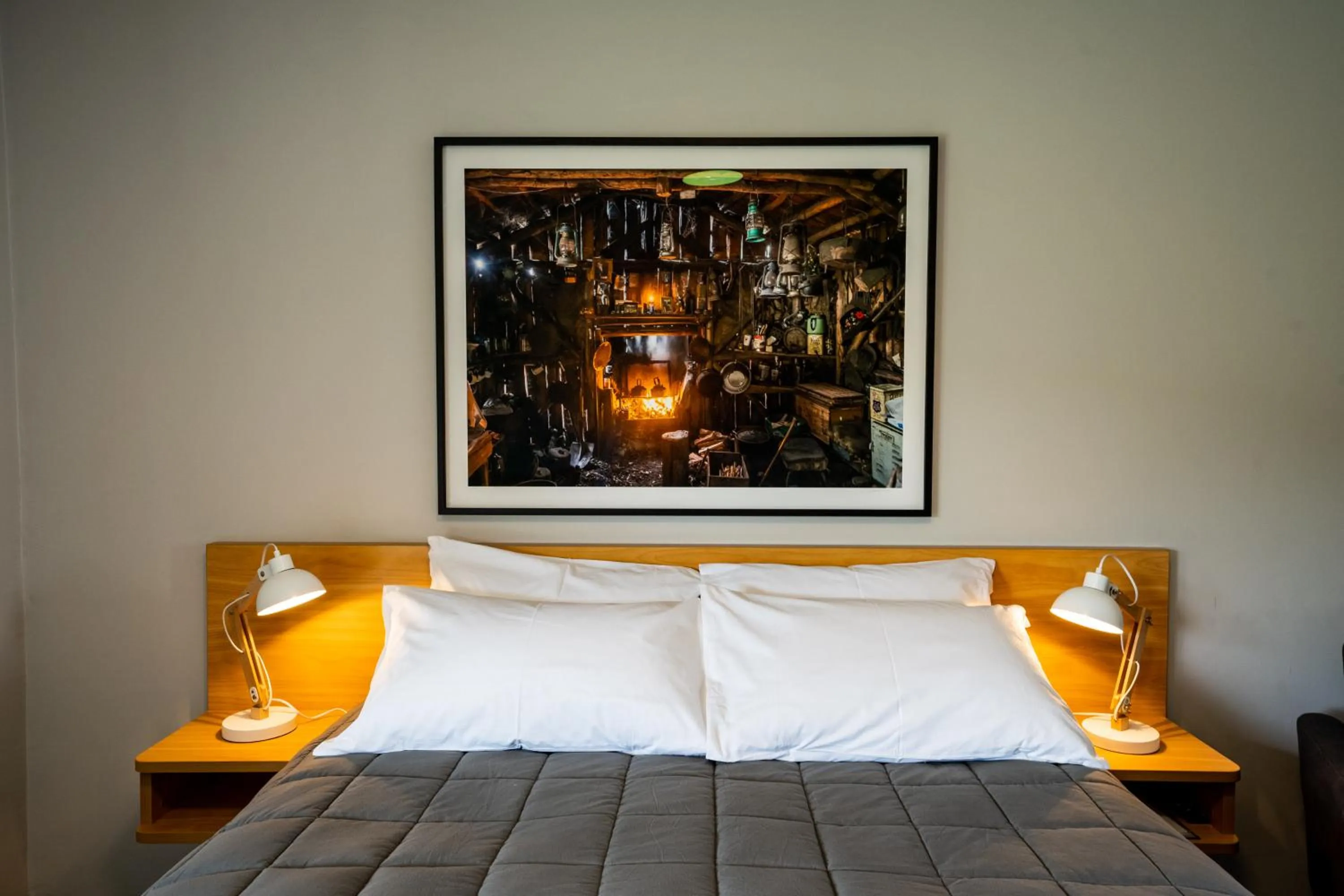 Photo of the whole room, Bed in Dawsons Hotel