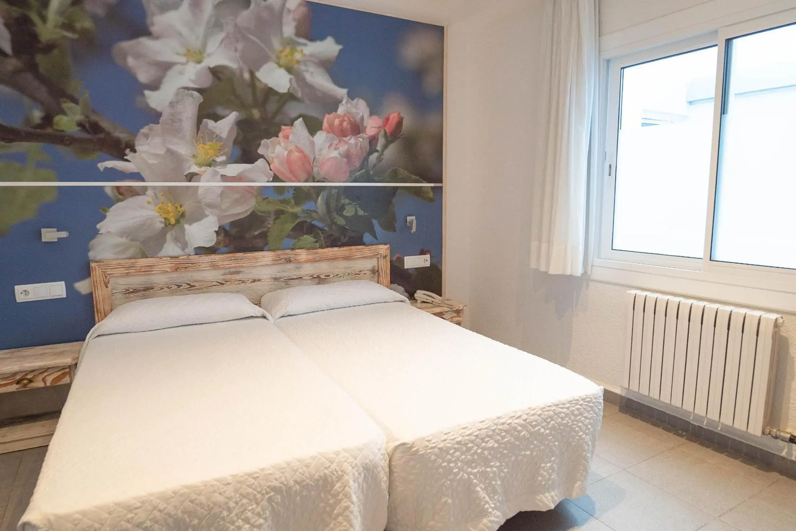 Basic Double Room without Balcony in Hotel S'Agoita Basic Double Room without Balcony in Hotel S'Agoita