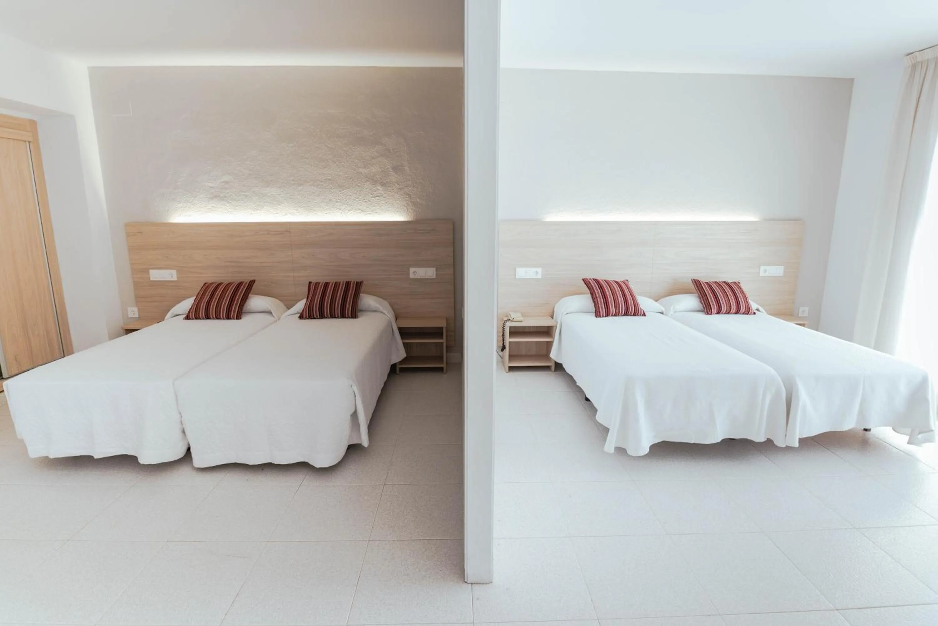 Bed in Hotel S'Agoita