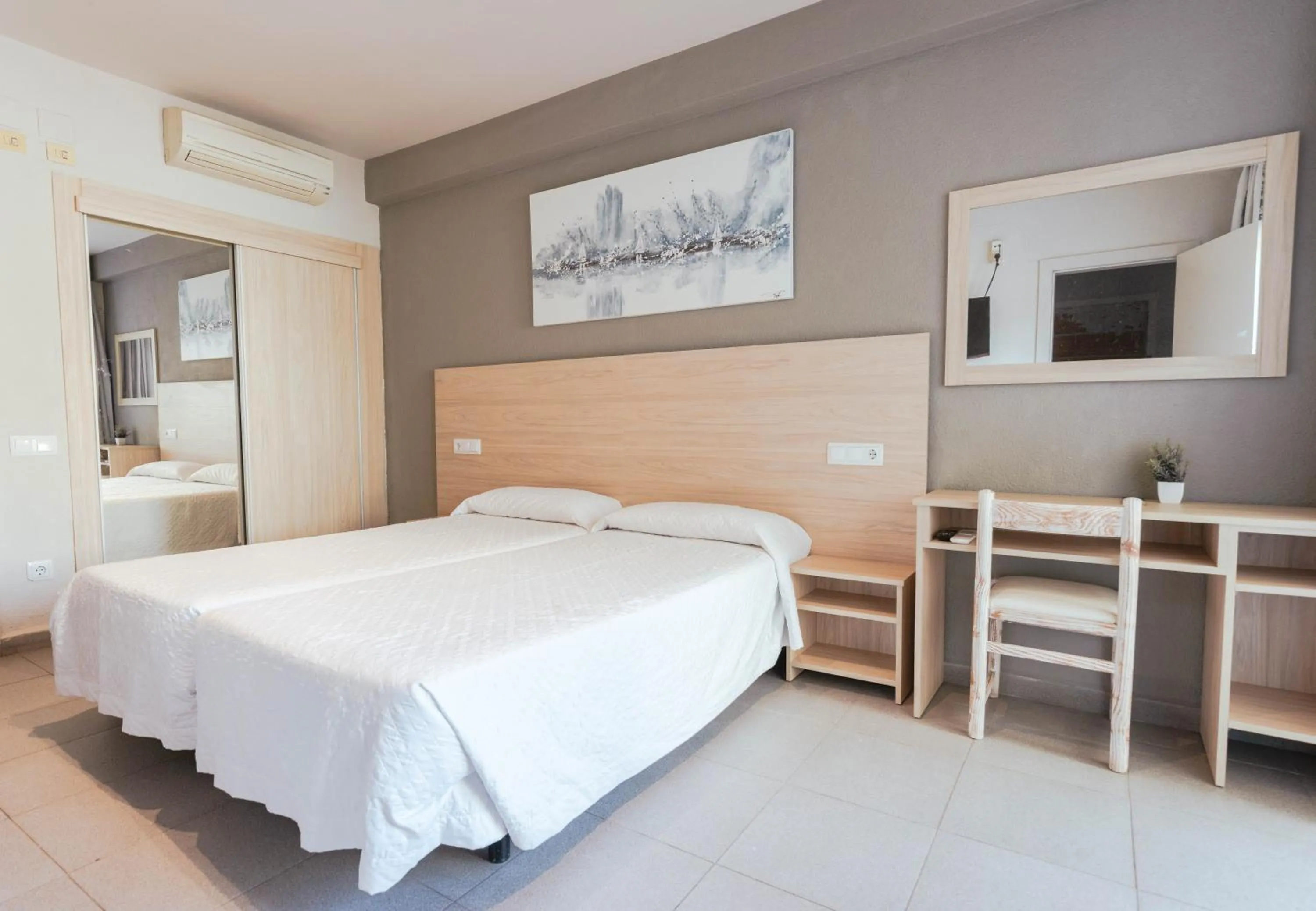 Bed in Hotel S'Agoita