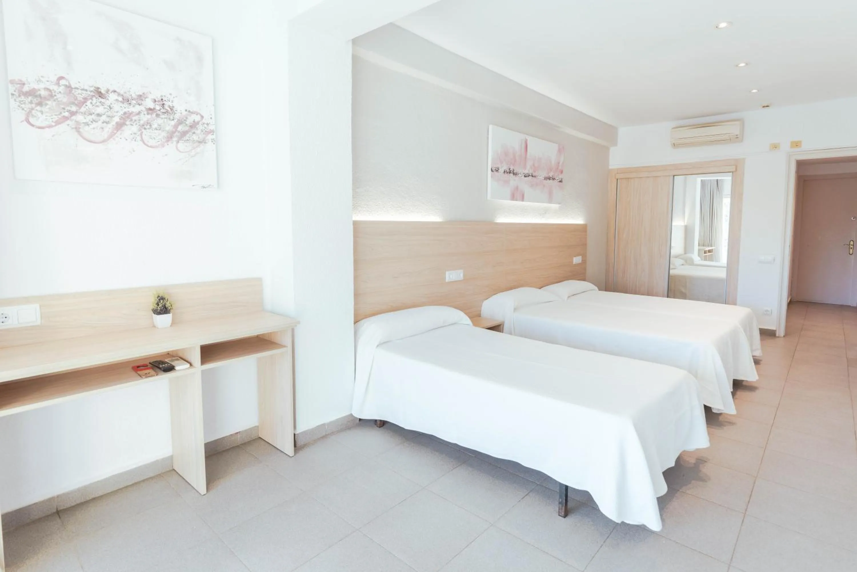 Bed in Hotel S'Agoita