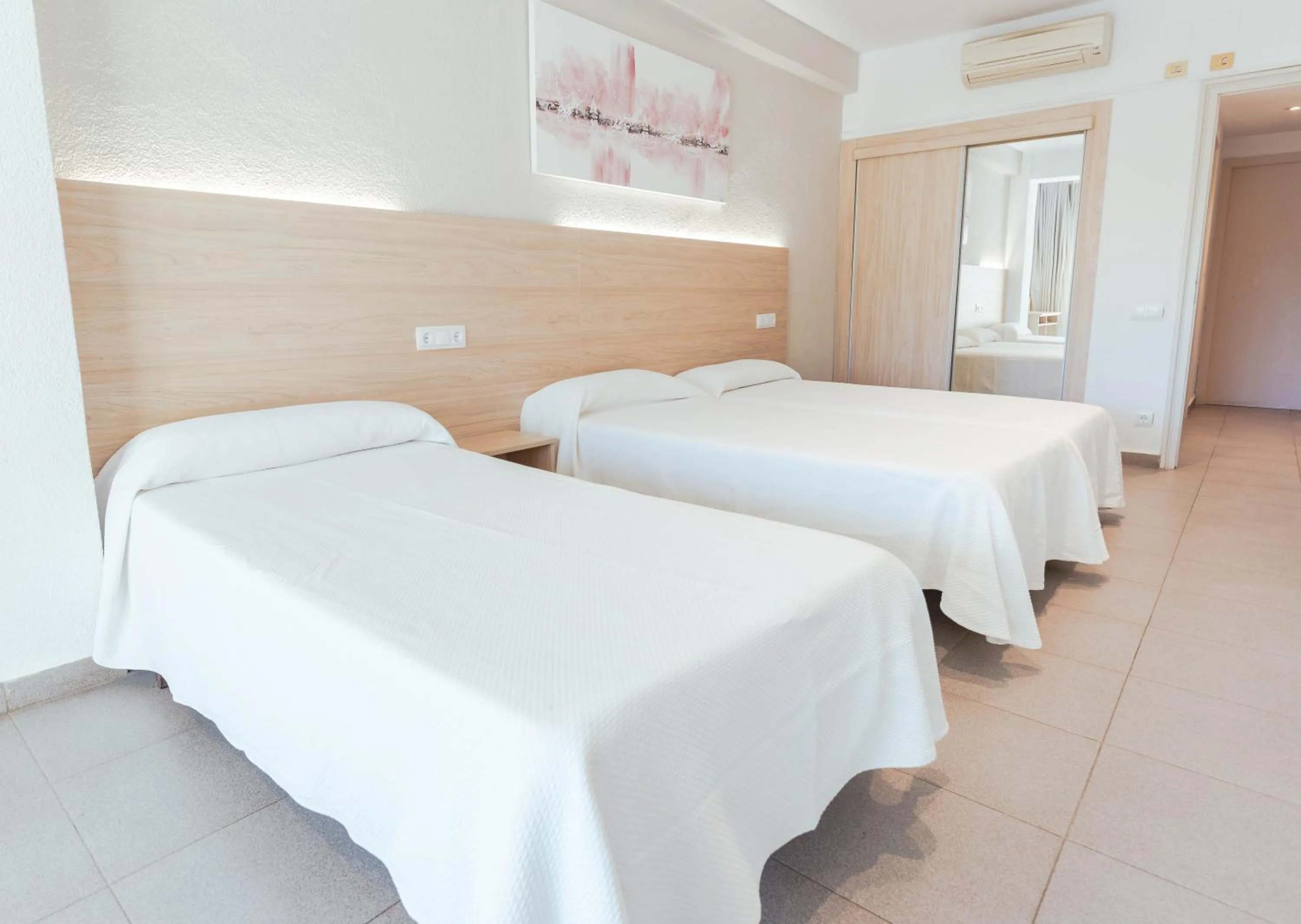 Bed in Hotel S'Agoita