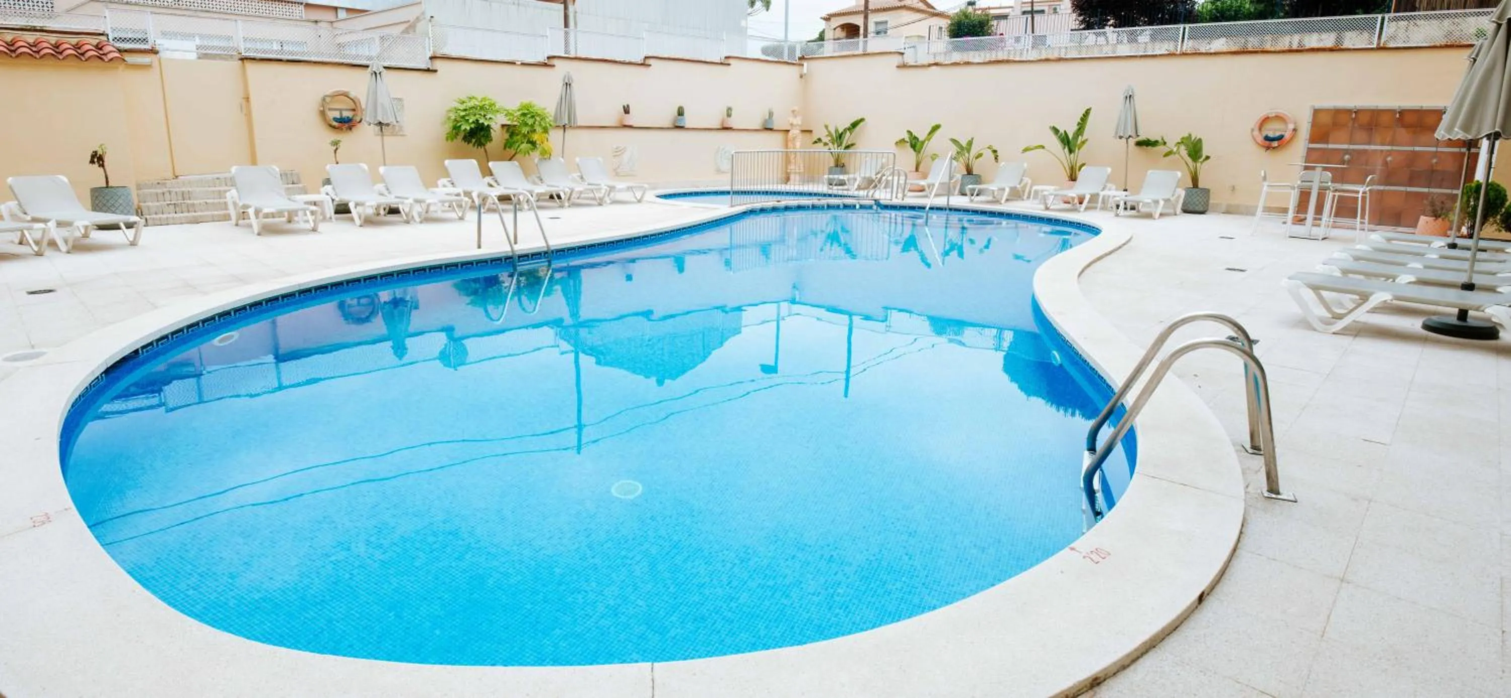 Swimming pool in Hotel S'Agoita