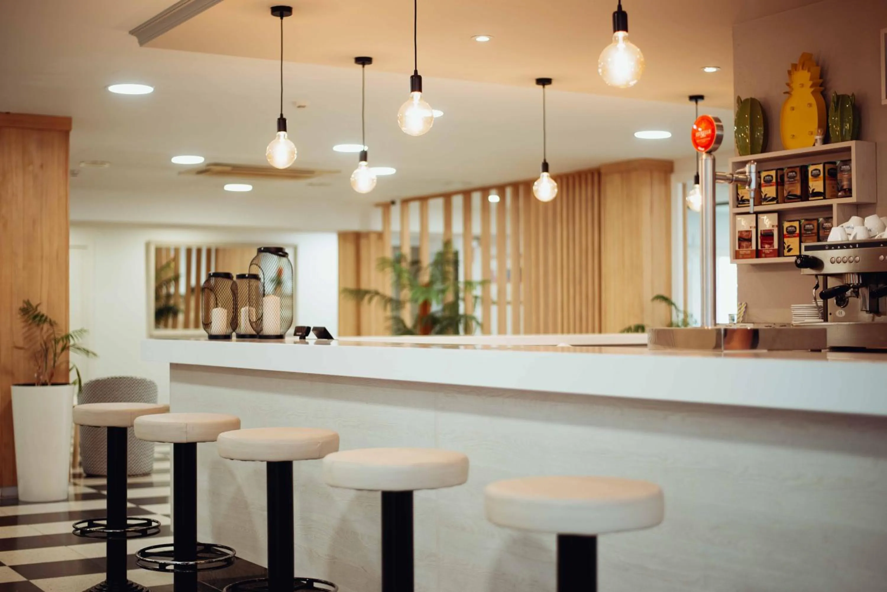 Restaurant/places to eat in Hotel S'Agoita