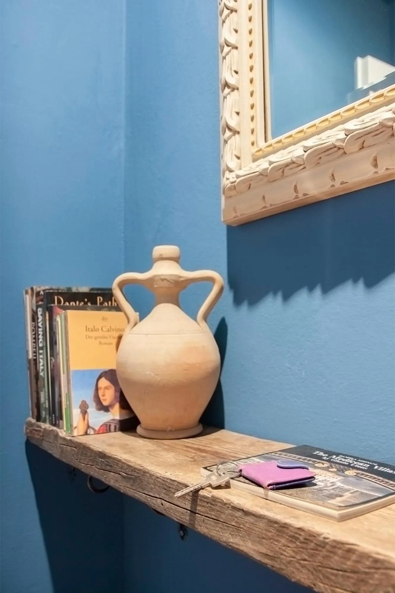 Decorative detail in Le Stanze Di Santa Croce