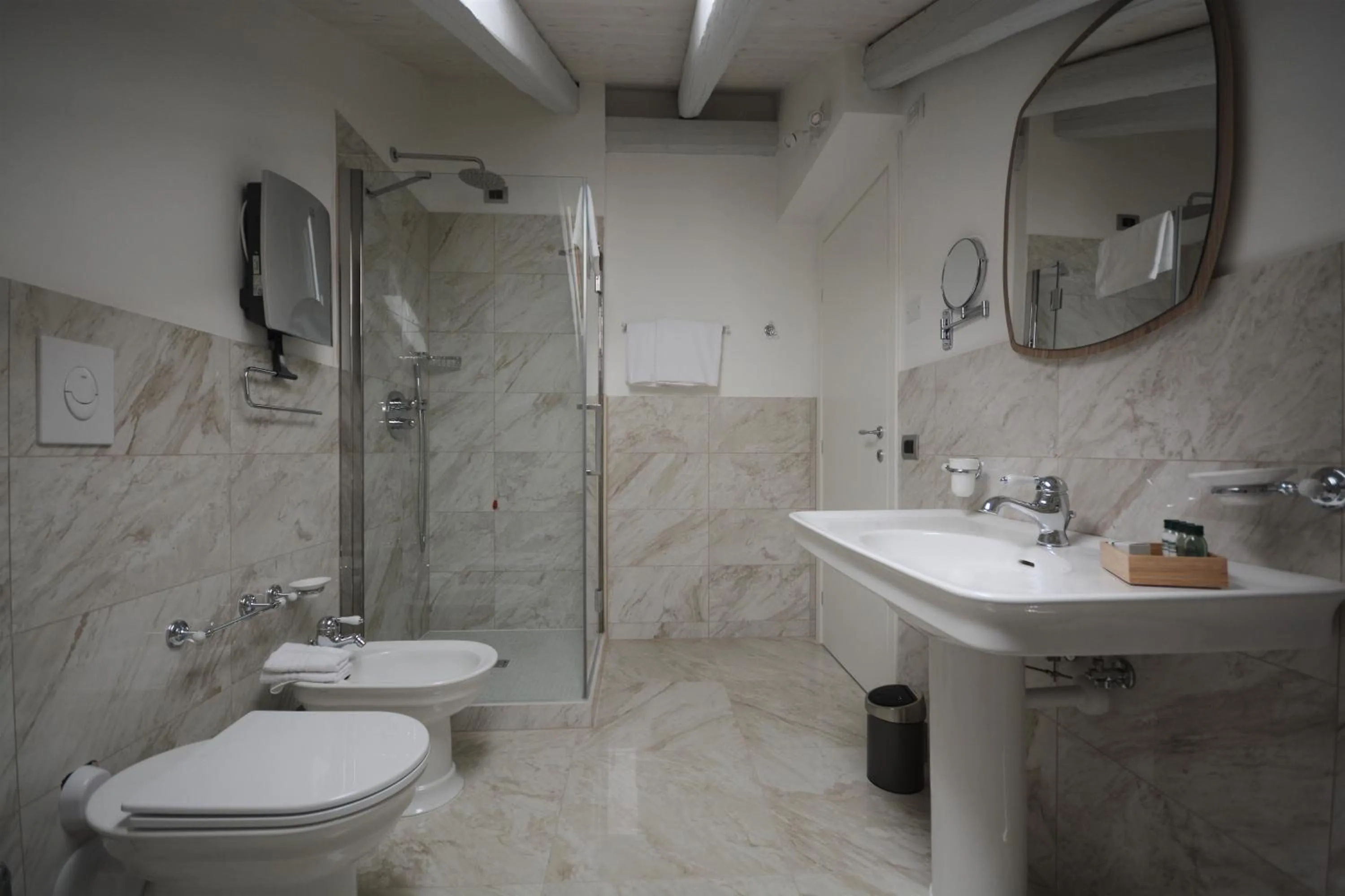 Bathroom in Les 7 Suites Erica