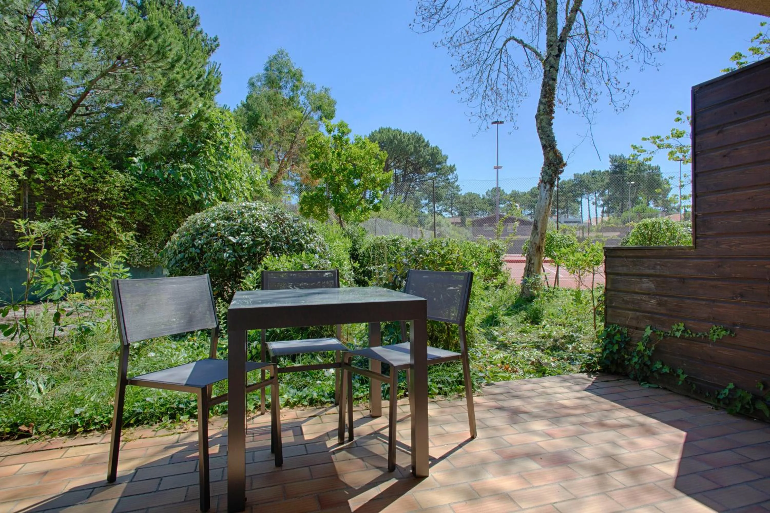 Patio in Hotel Résidence Le Sporting