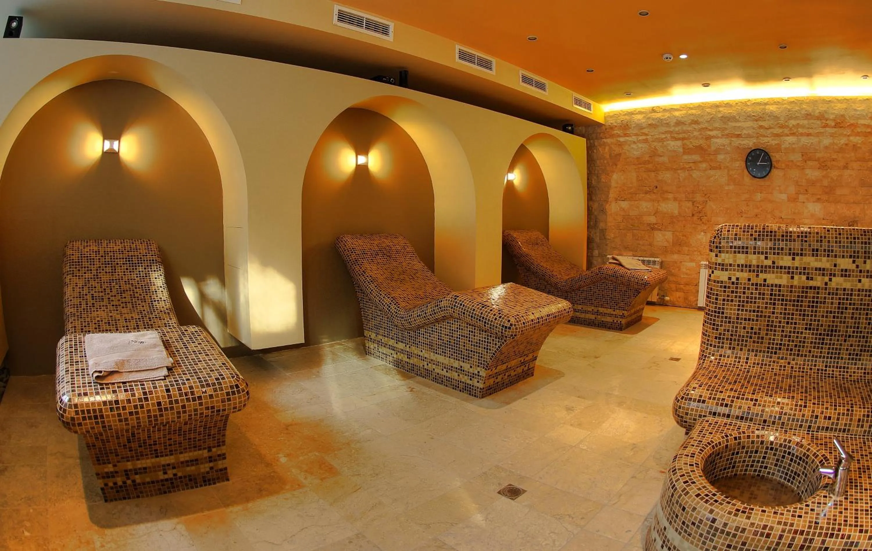 Spa and wellness centre/facilities in Radina's Way Hotel