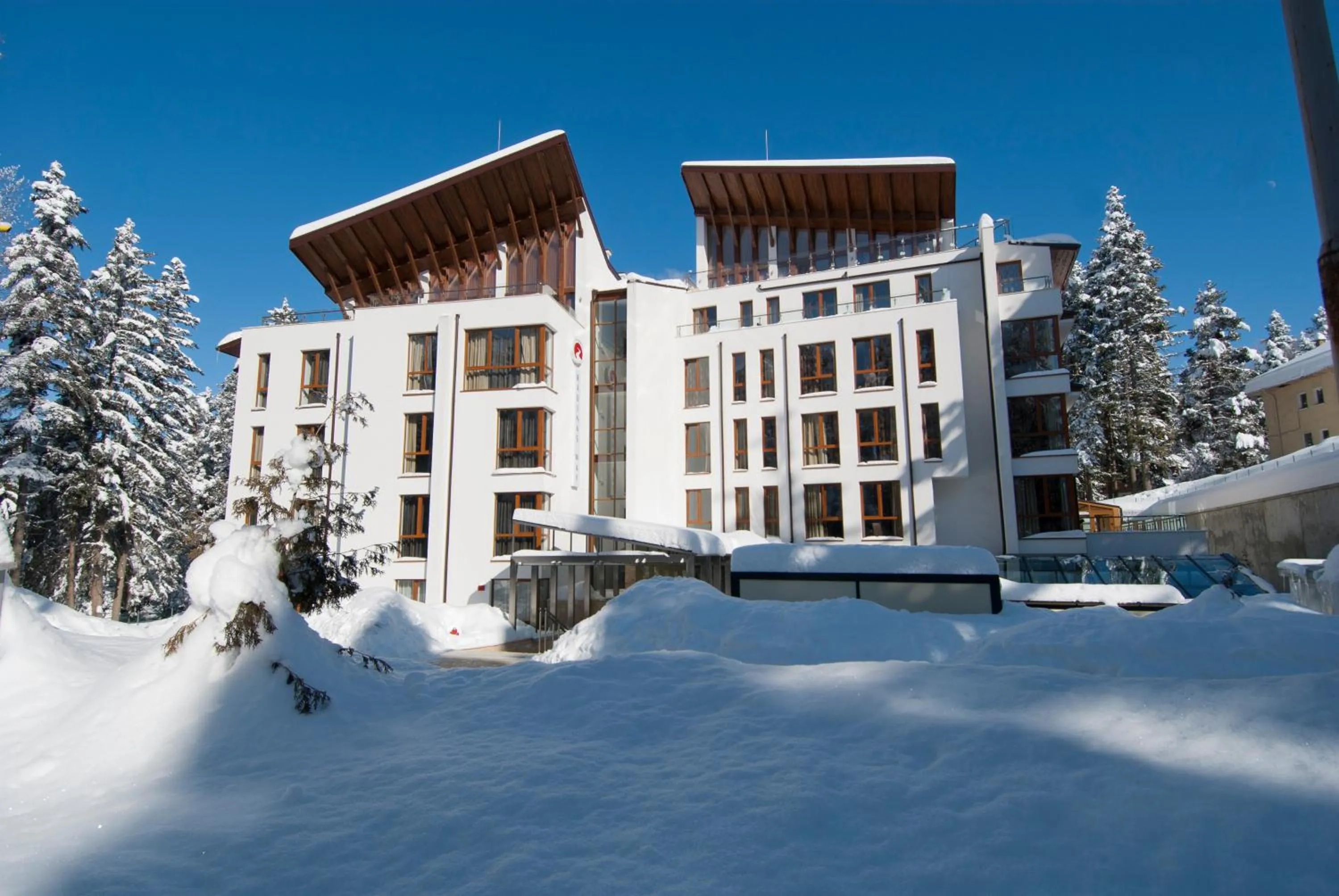 Facade/entrance in Radina's Way Hotel