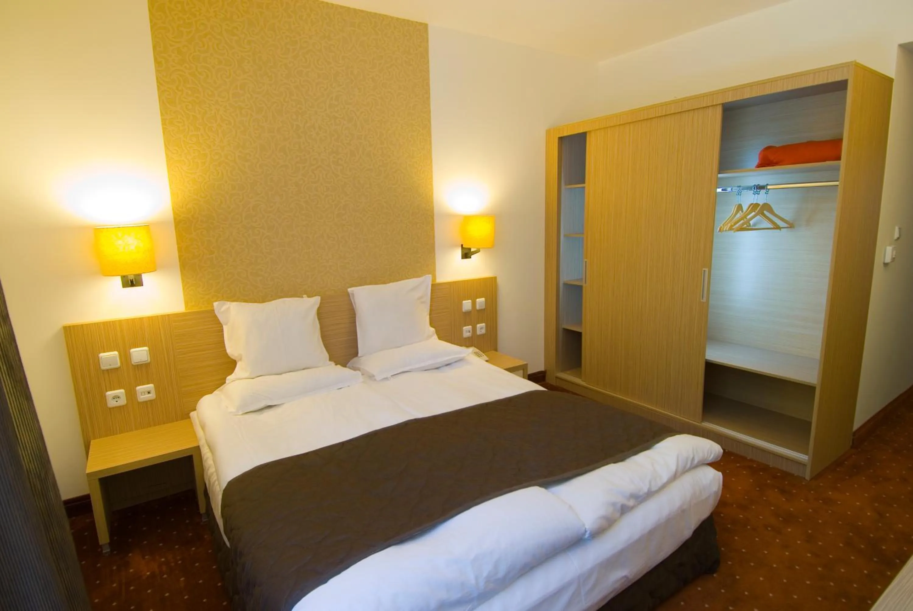 Photo of the whole room, Bed in Radina's Way Hotel