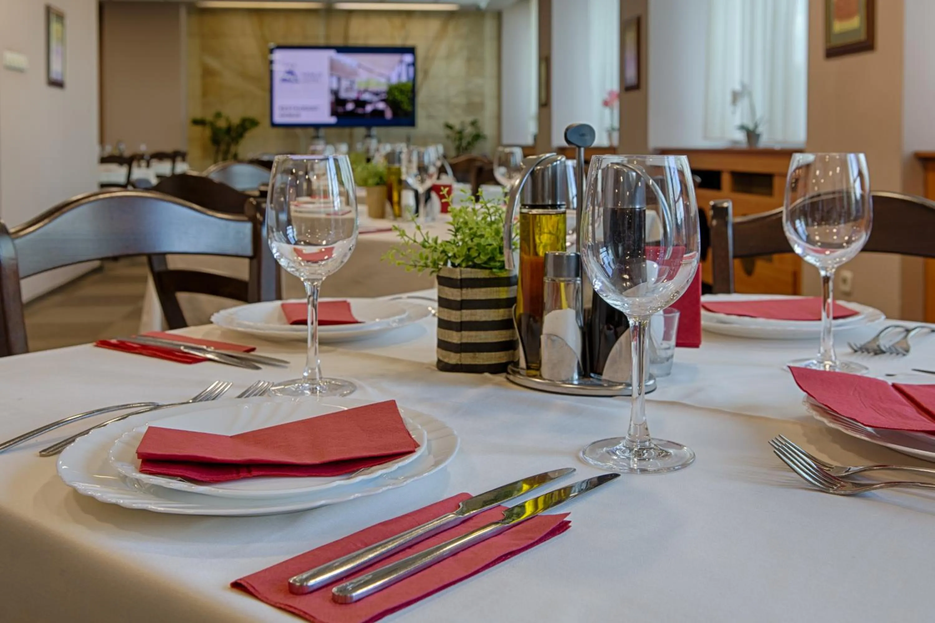 Restaurant/places to eat in Hemus Hotel Sofia