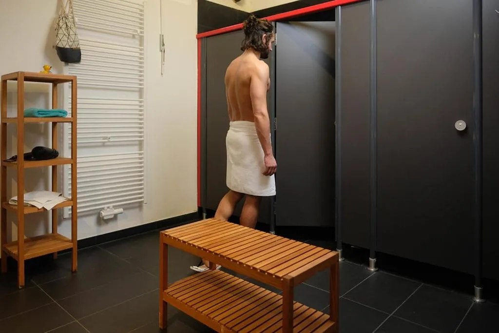 Shower in Pfefferbett Hostel