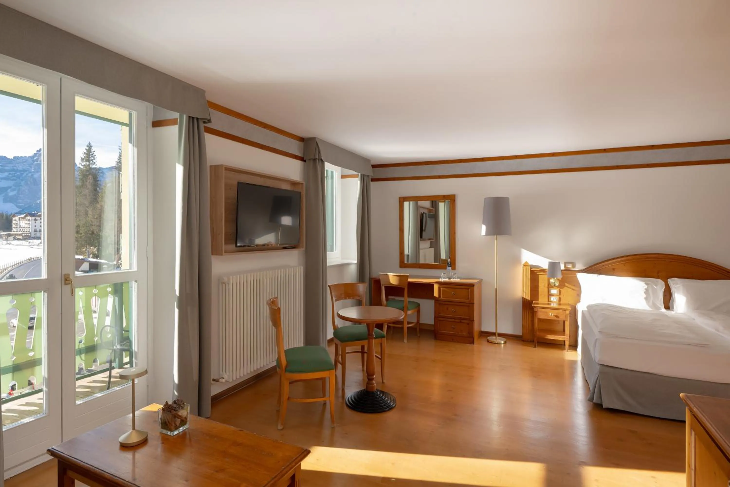 Bedroom, Bed in Grand Hotel Misurina