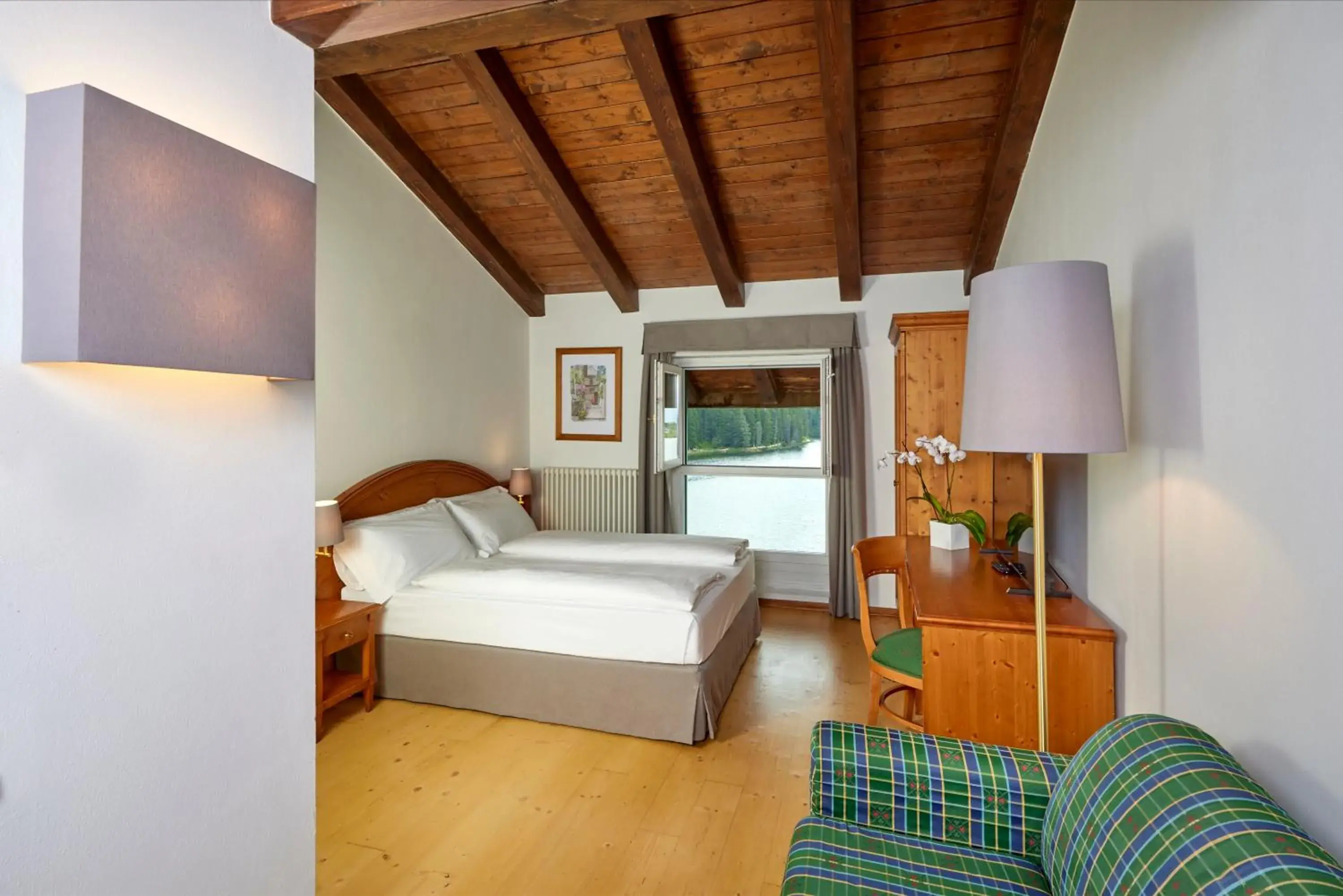 Superior Double or Twin Room with Lake View in Grand Hotel Misurina Superior Double or Twin Room with Lake View in Grand Hotel Misurina