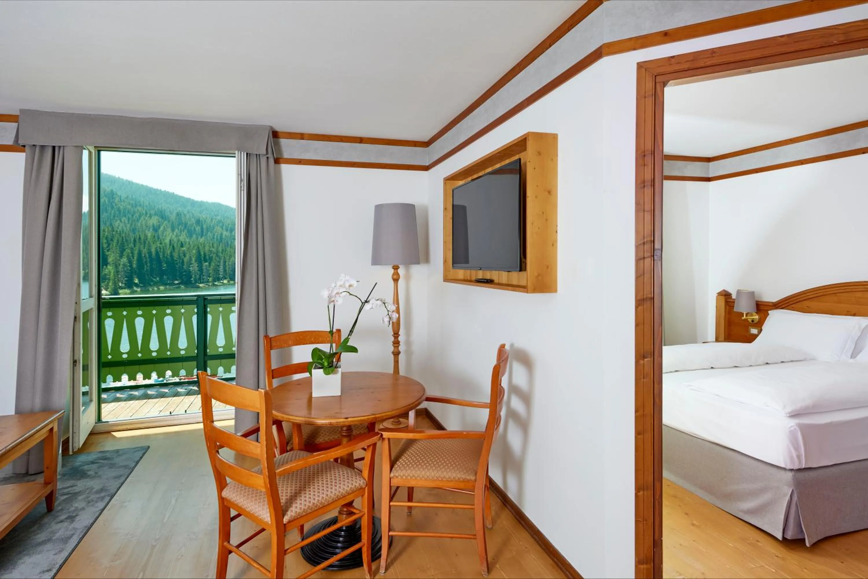 Bedroom, Bed in Grand Hotel Misurina