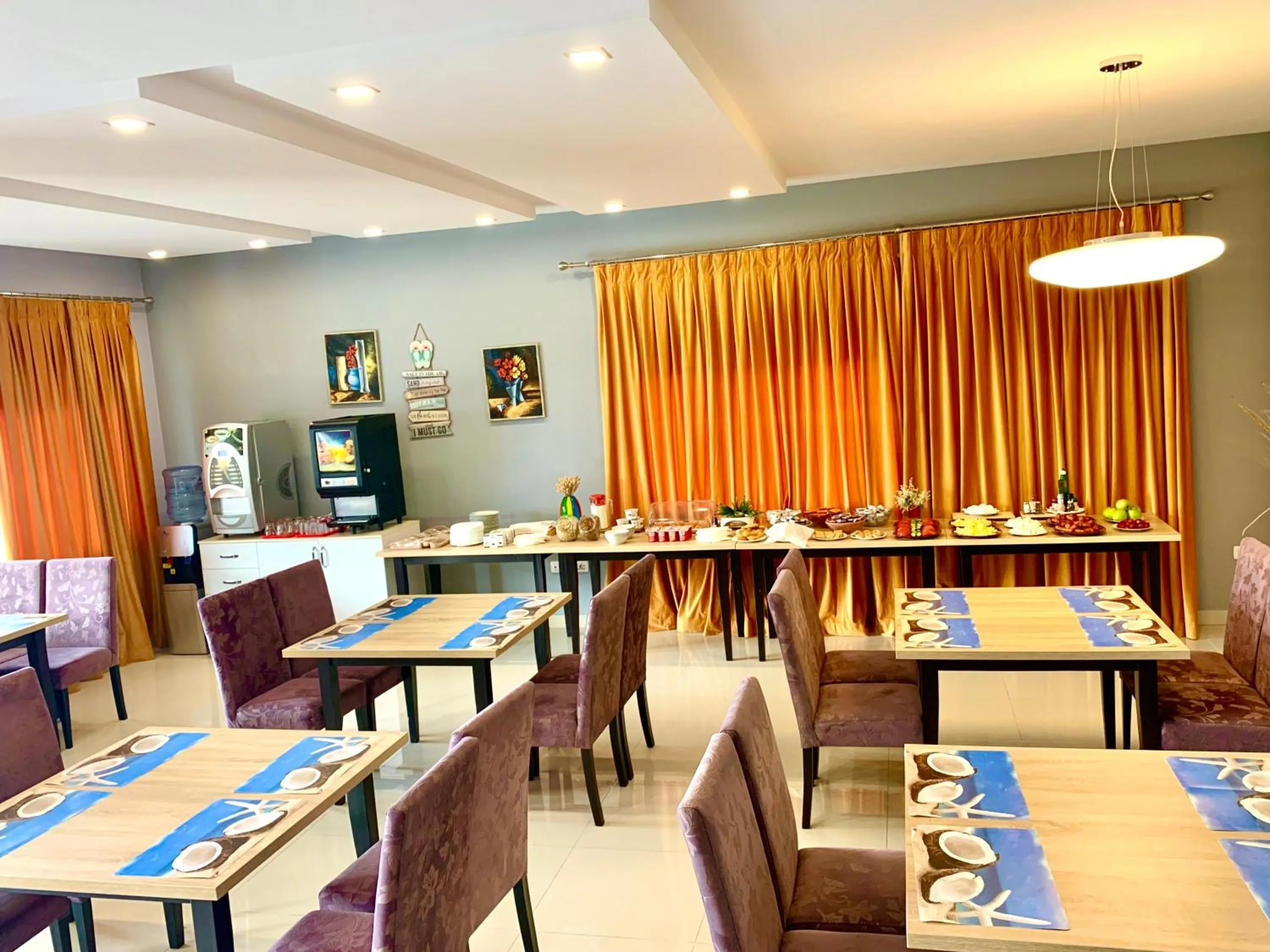Restaurant/places to eat in Diamond Beach Residence Hotel