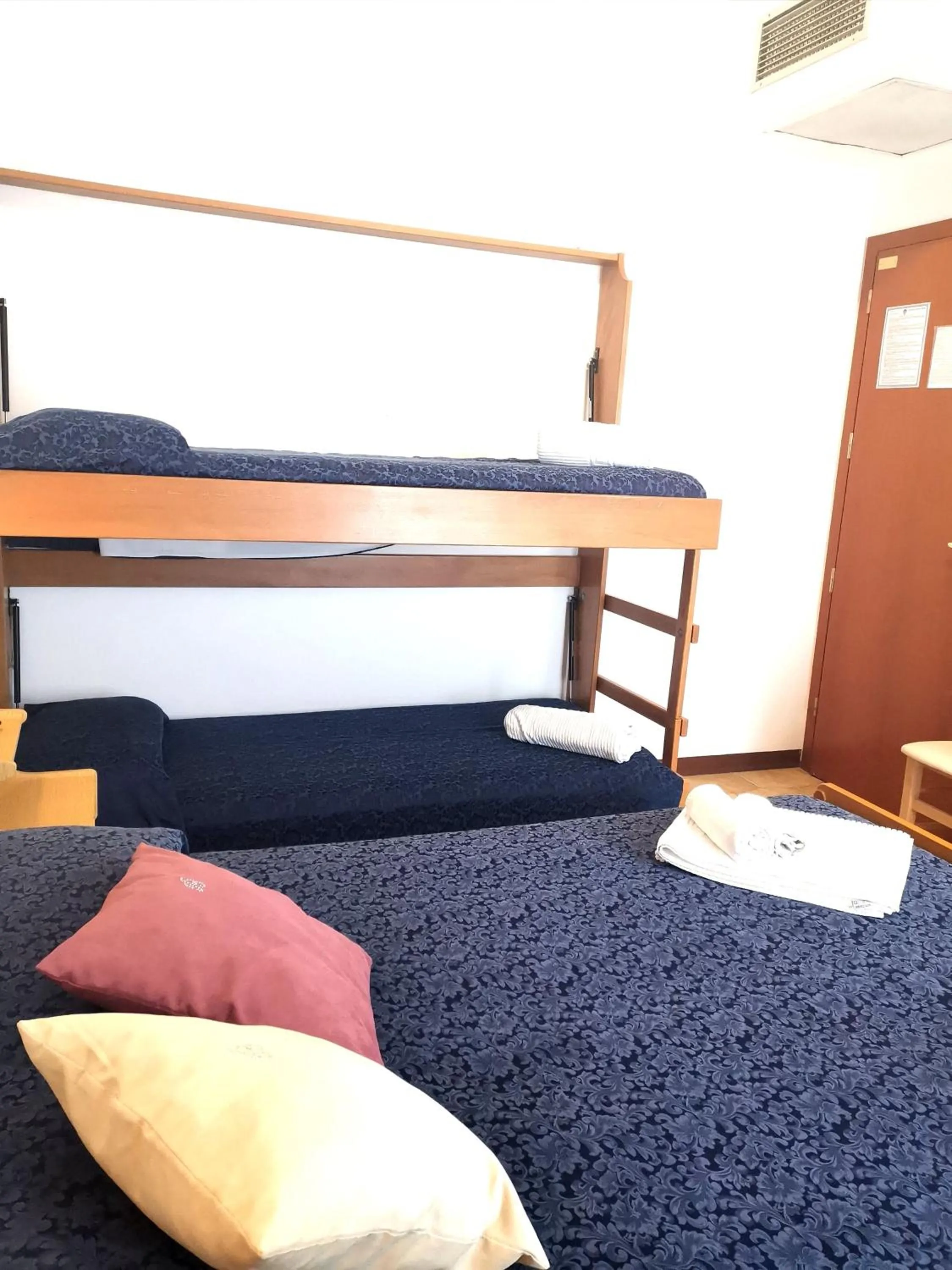 Bedroom, Bed in Hotel Alcazar