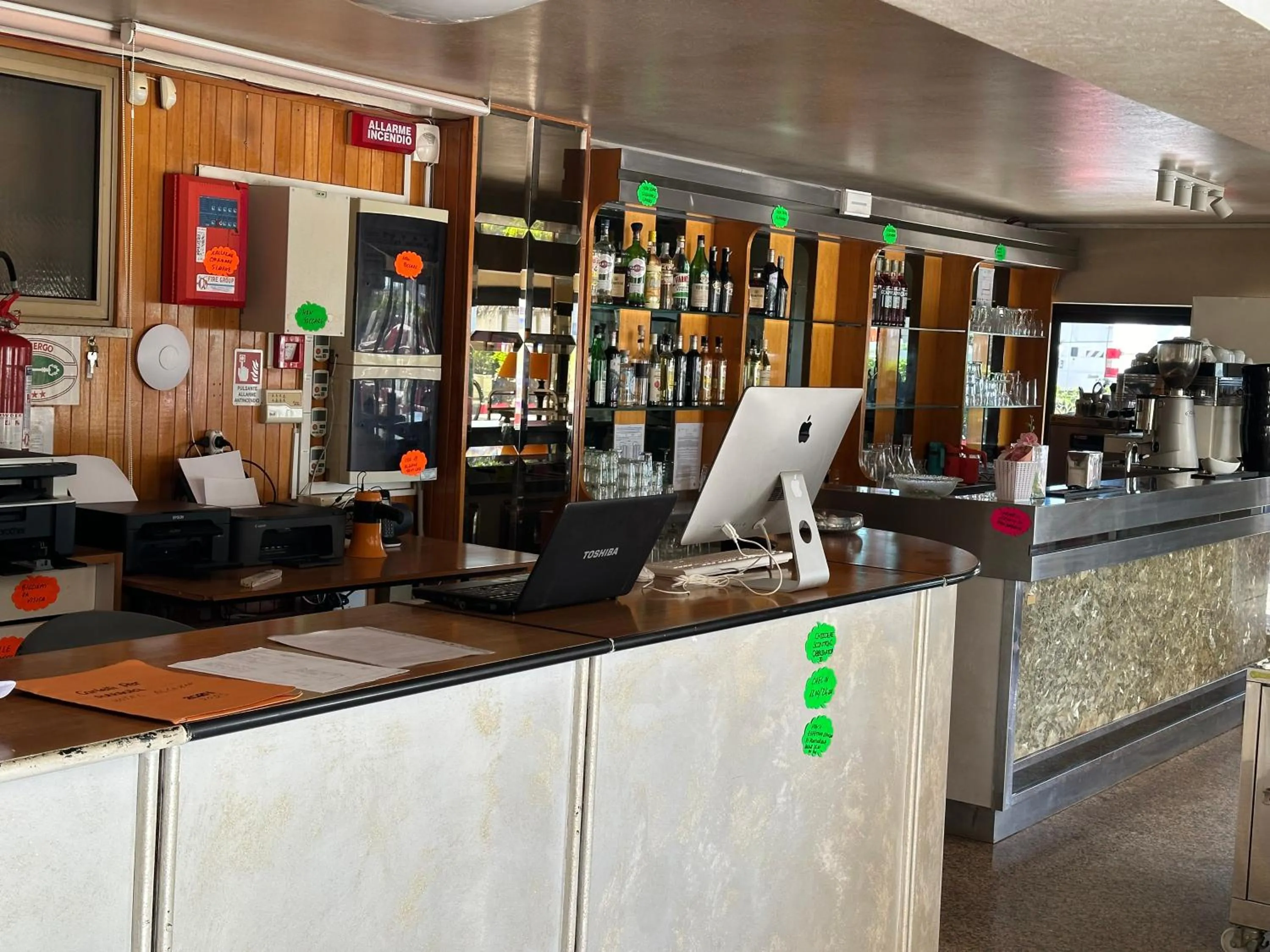 Coffee/tea facilities in Hotel Alcazar