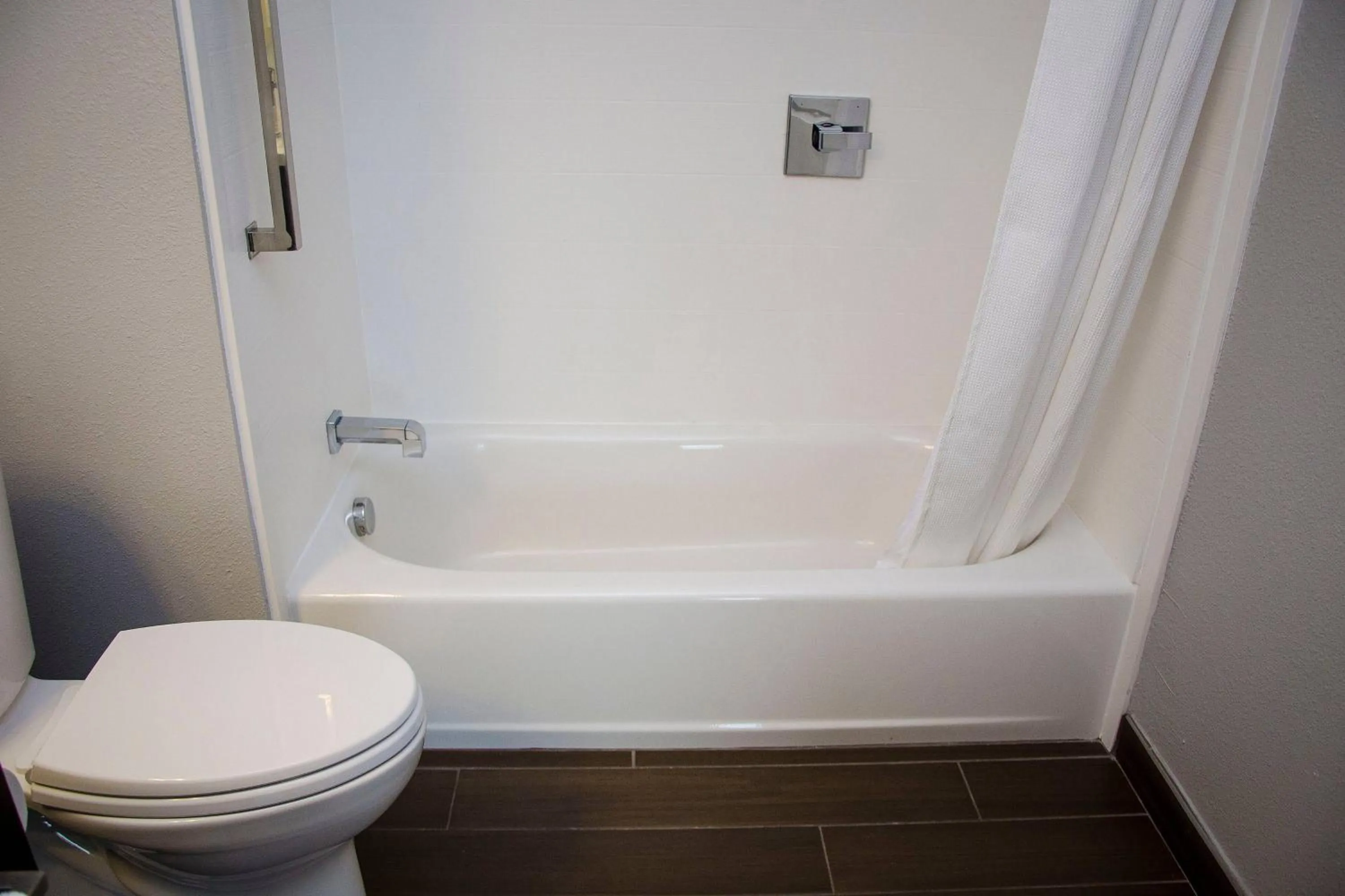 Bathroom in TownePlace Suites Fort Worth University Area/Medical Center