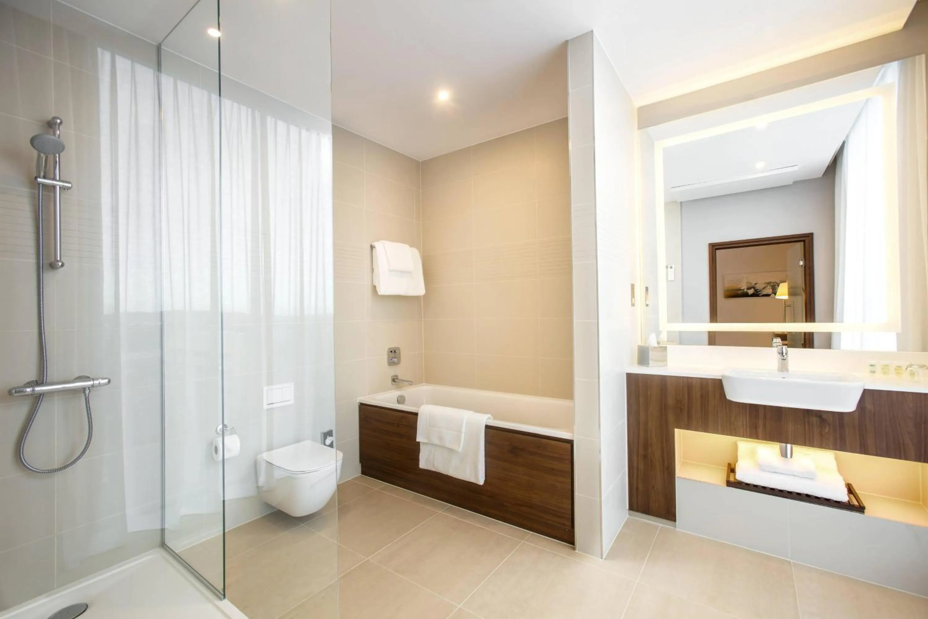 Bathroom in Courtyard by Marriott Edinburgh West