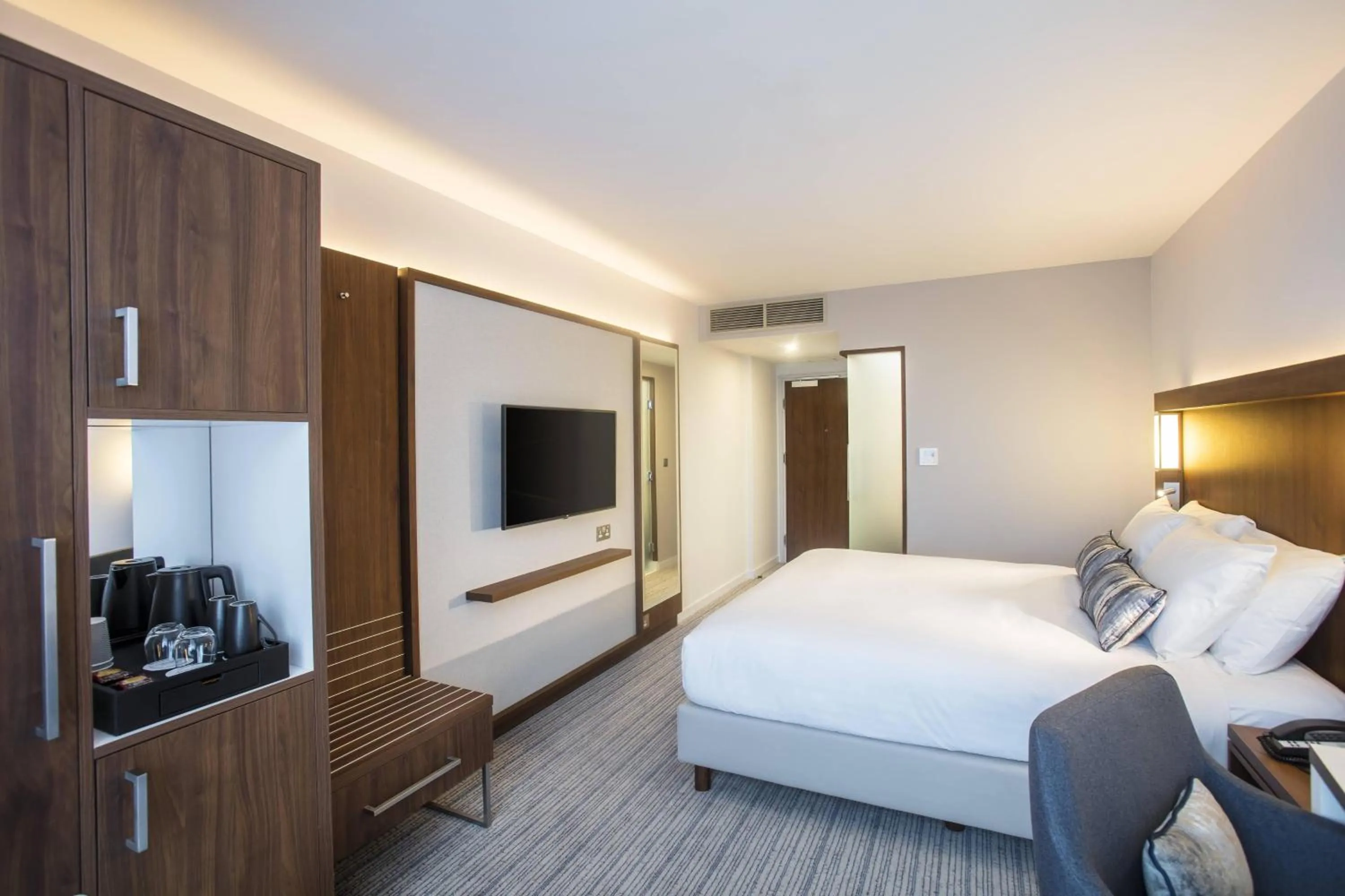 Photo of the whole room, Bed in Courtyard by Marriott Edinburgh West